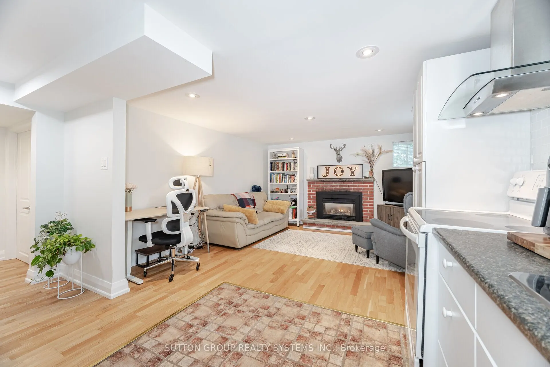 175 Connaught Crescent