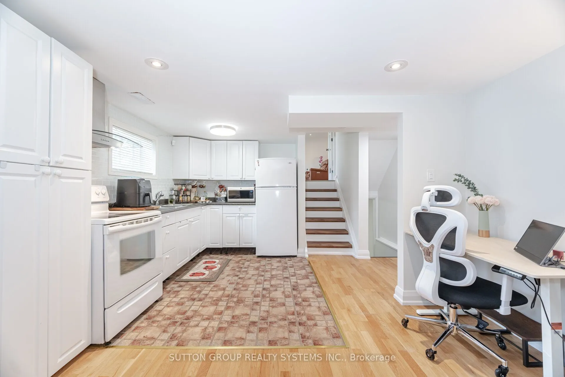 175 Connaught Crescent