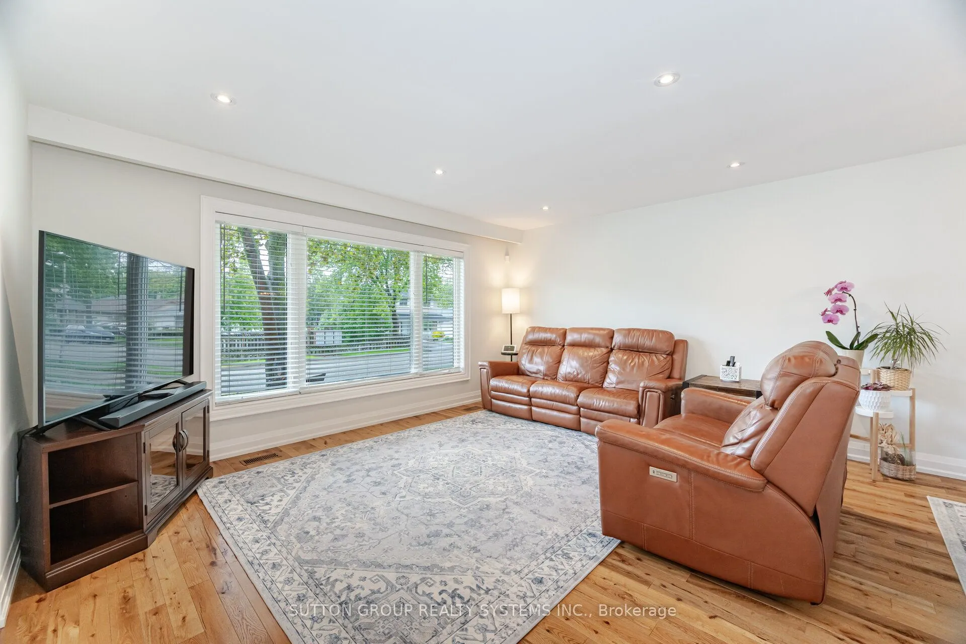 175 Connaught Crescent
