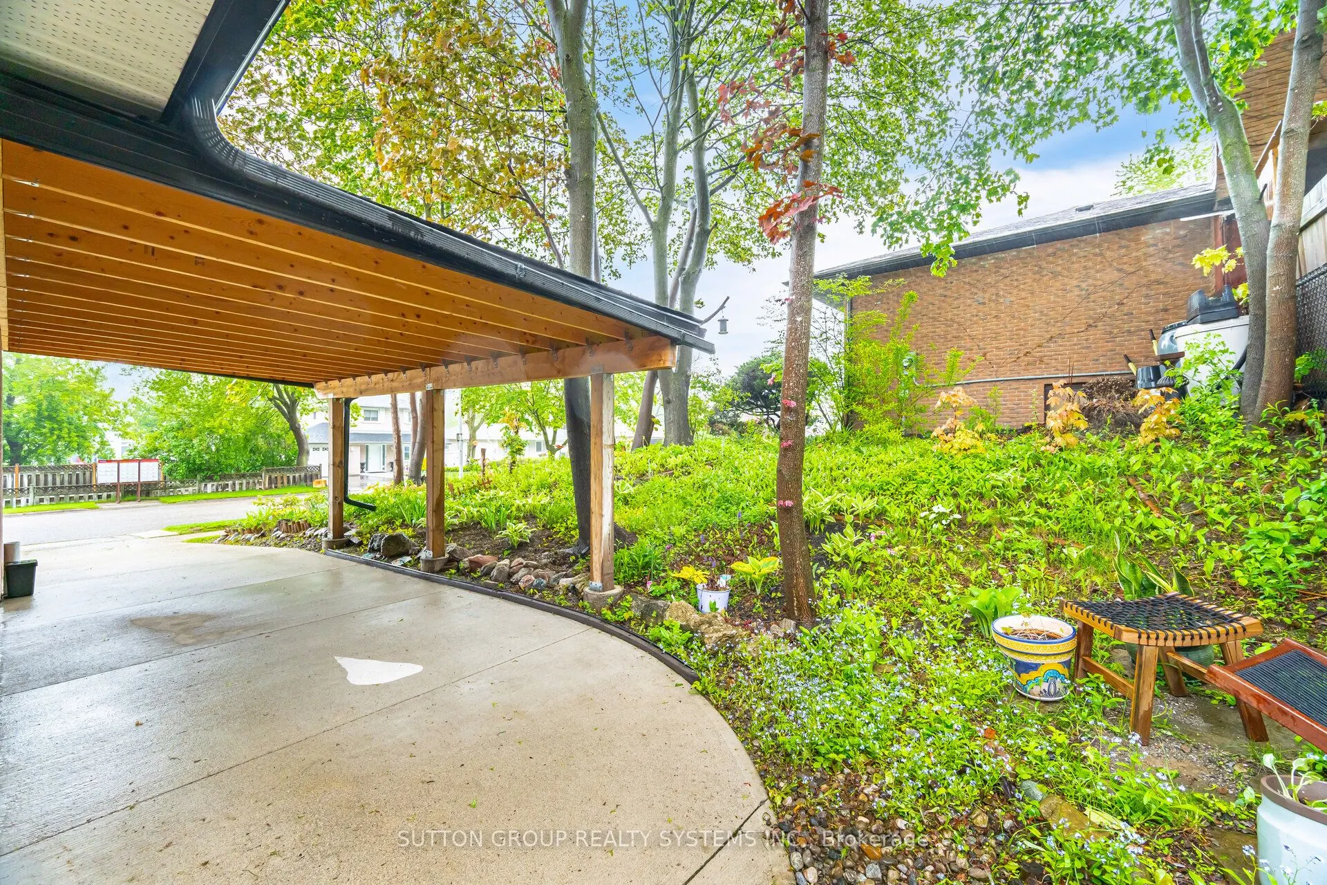 175 Connaught Crescent