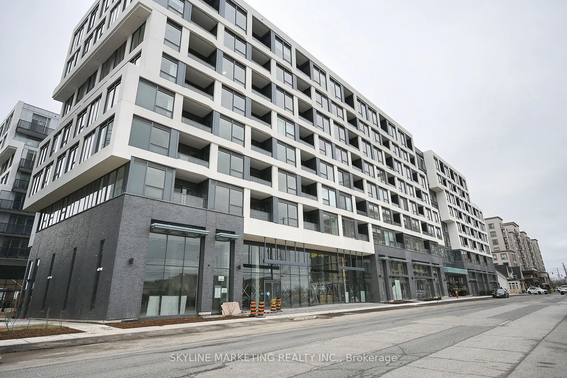 2450 Old Bronte Road, #635