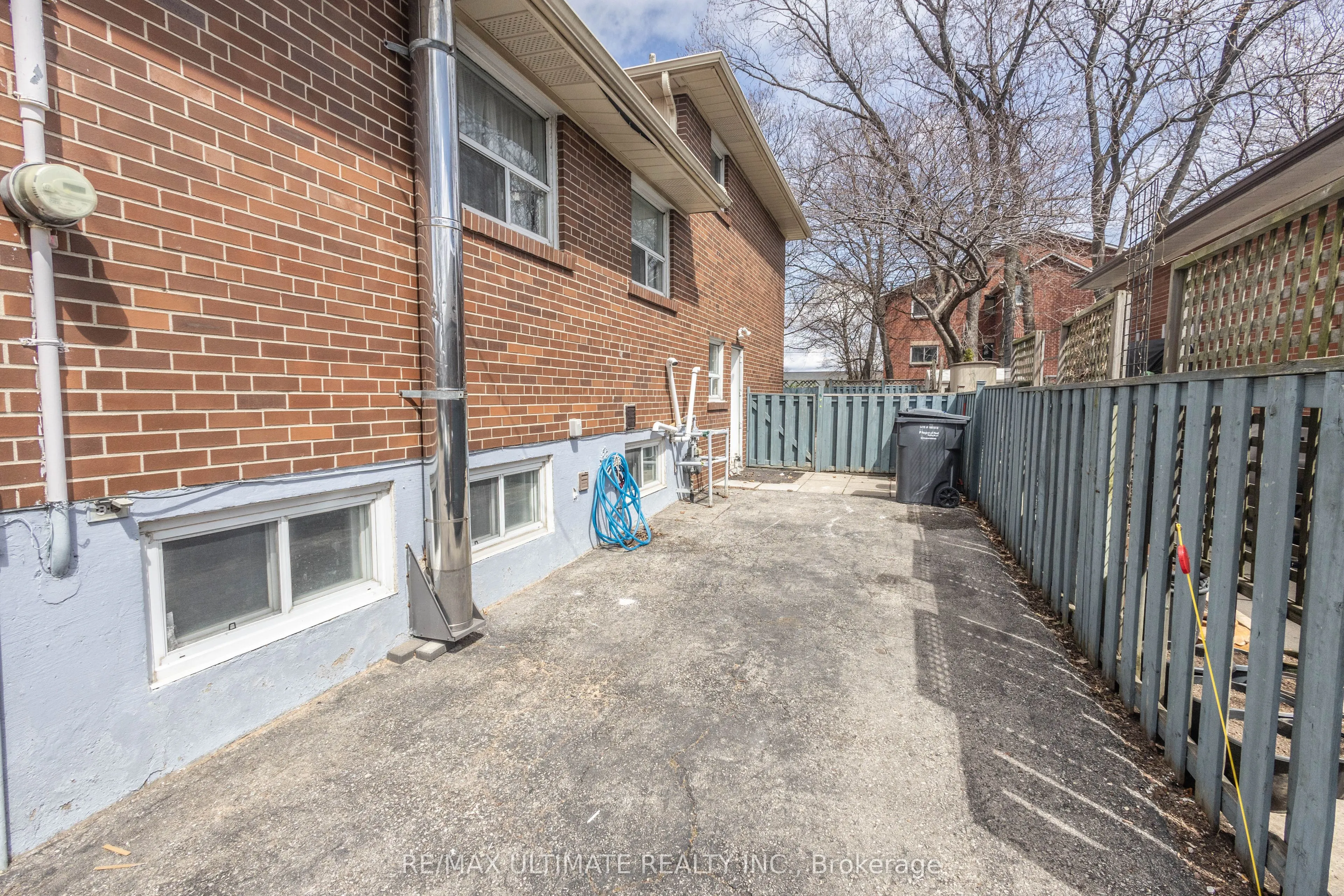 3641 Holden Crescent