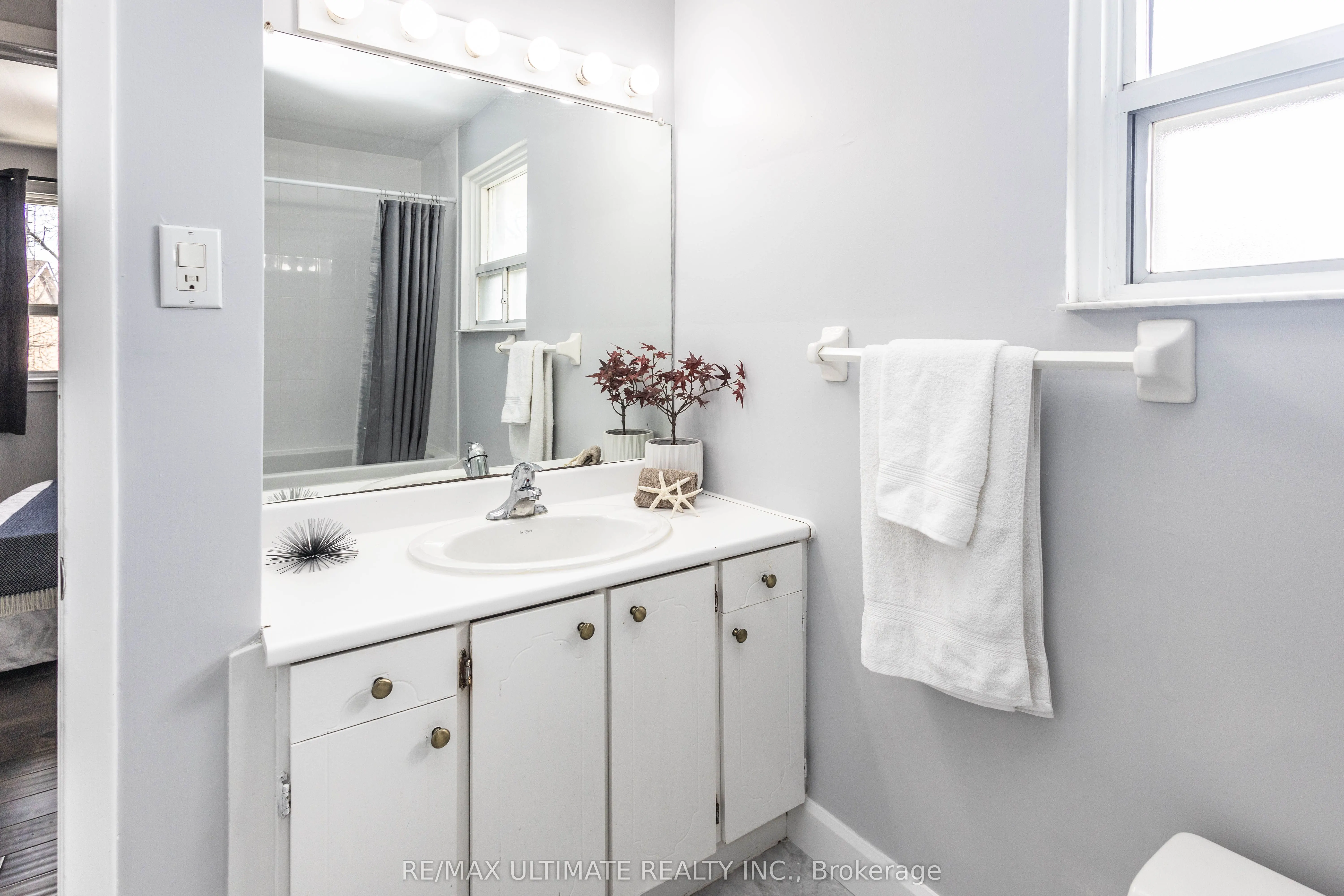 3641 Holden Crescent