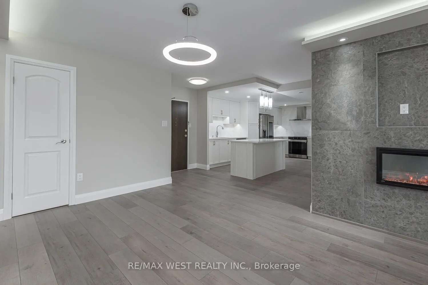 820 Burnhamthorpe Road, #1104