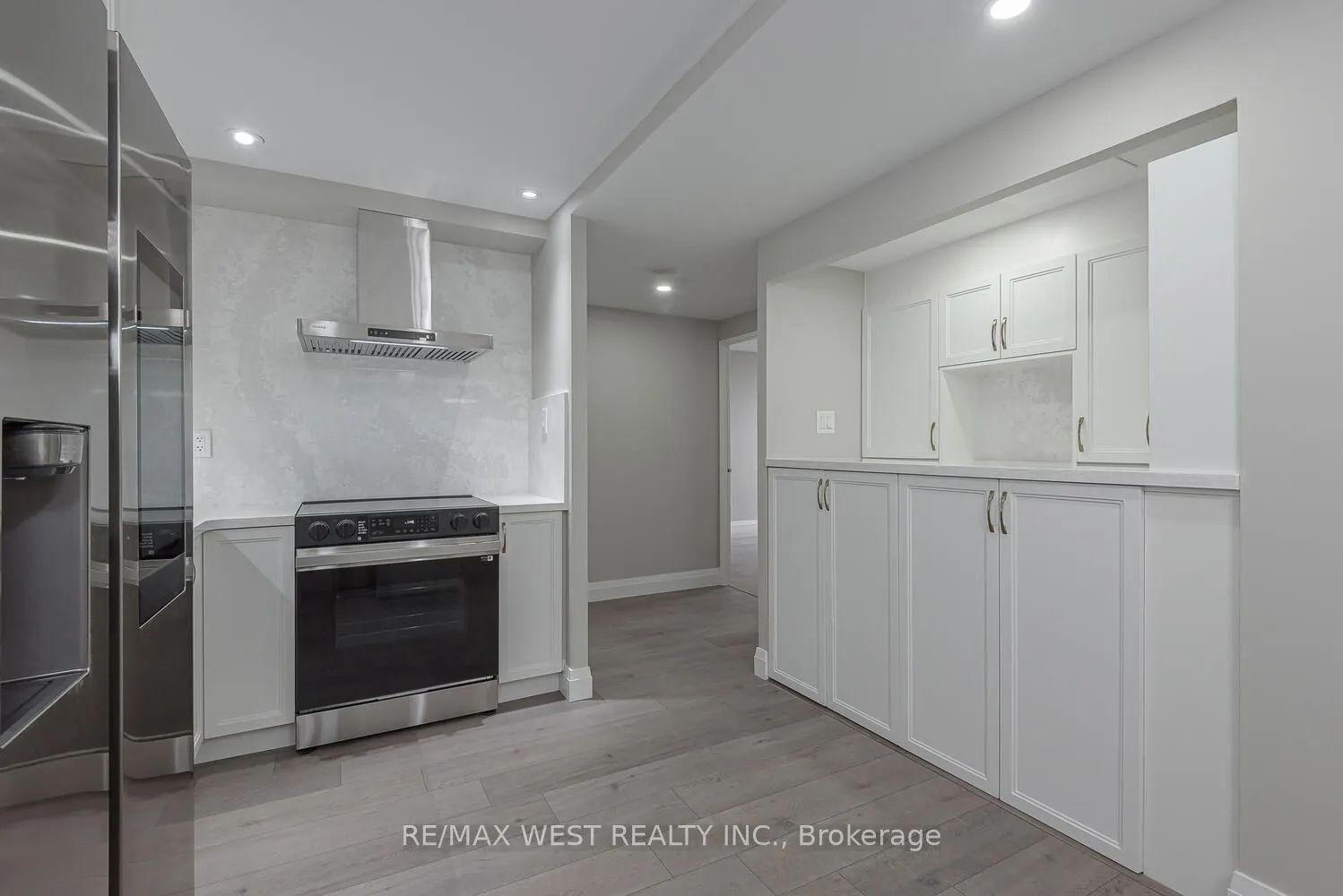 820 Burnhamthorpe Road, #1104