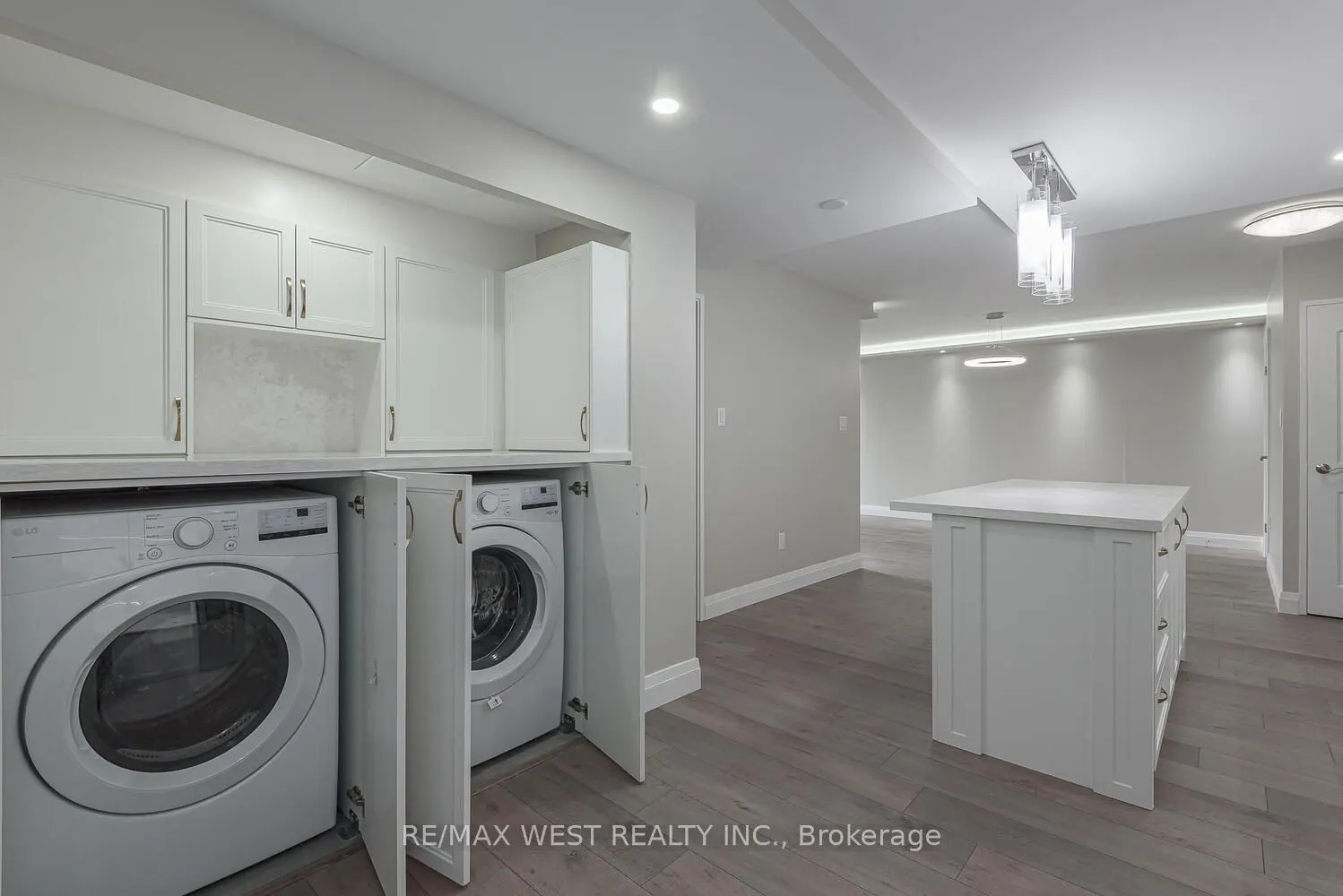 820 Burnhamthorpe Road, #1104