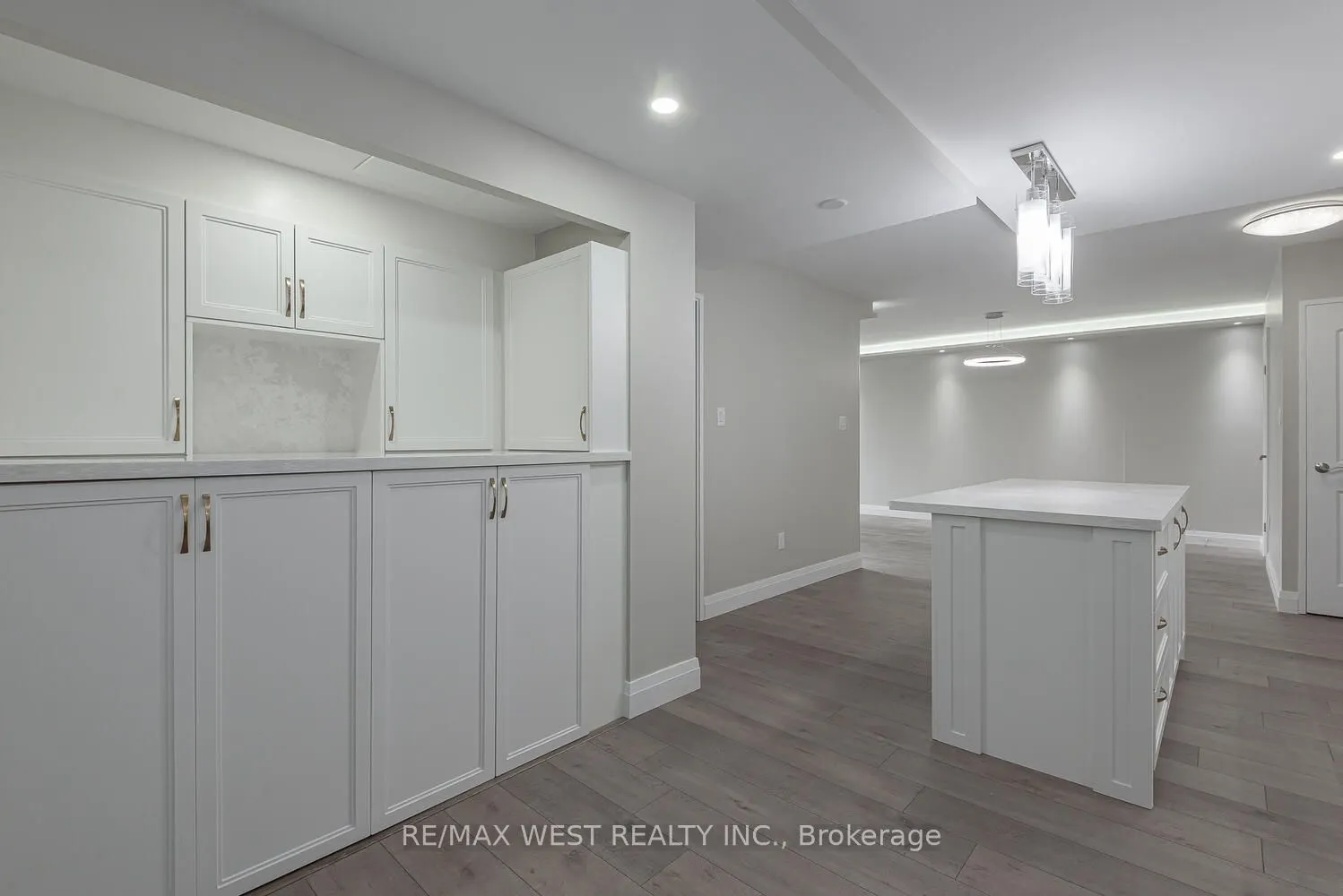 820 Burnhamthorpe Road, #1104