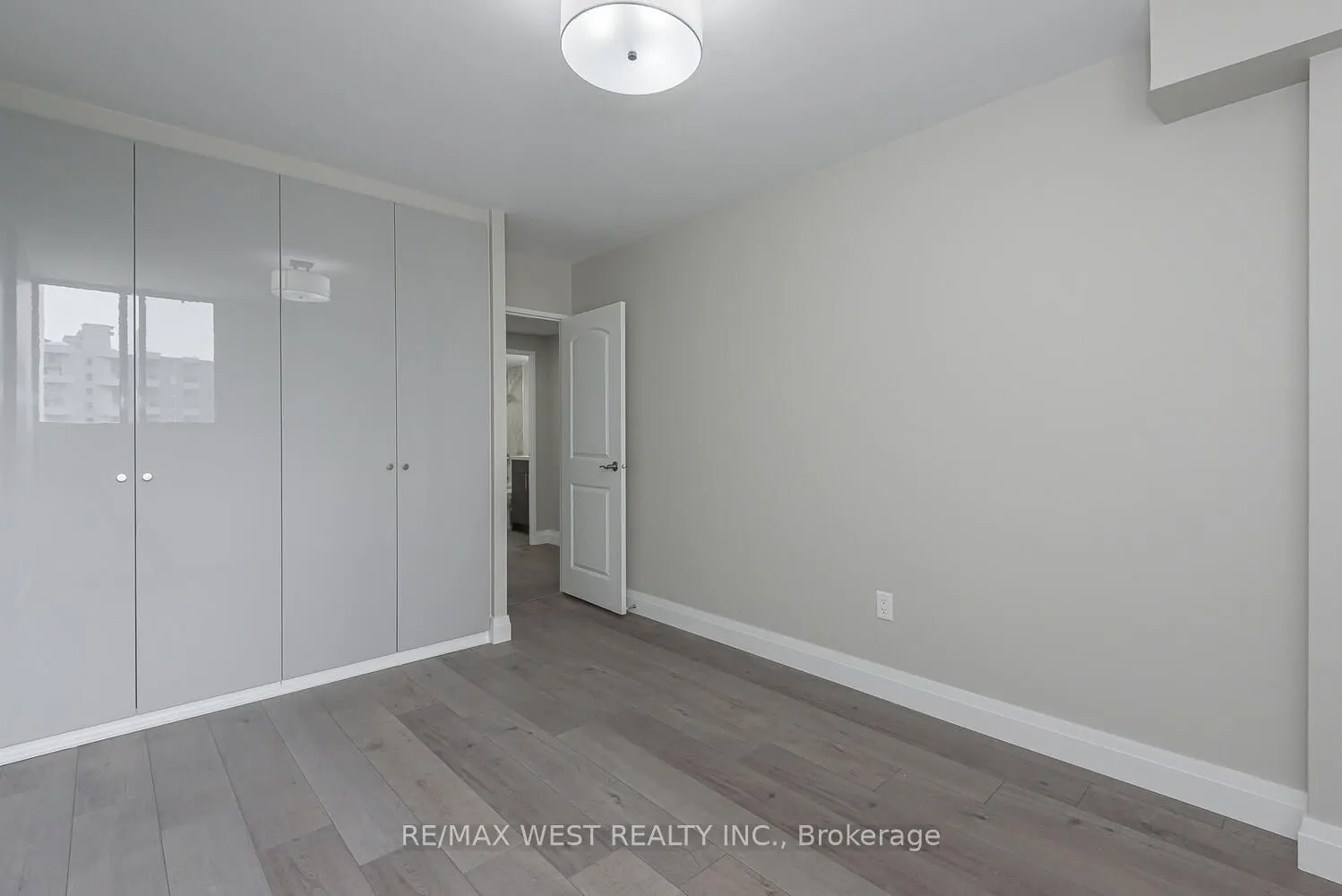 820 Burnhamthorpe Road, #1104
