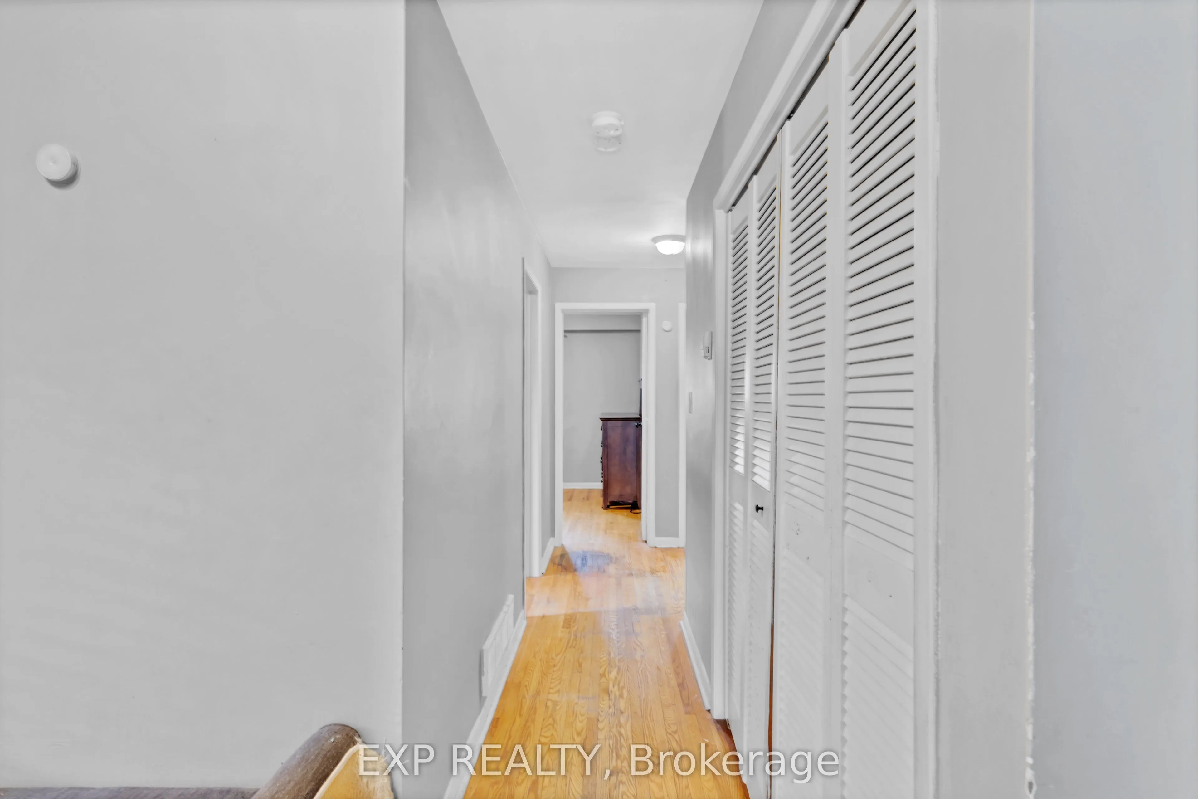 111 Mountainview Road S