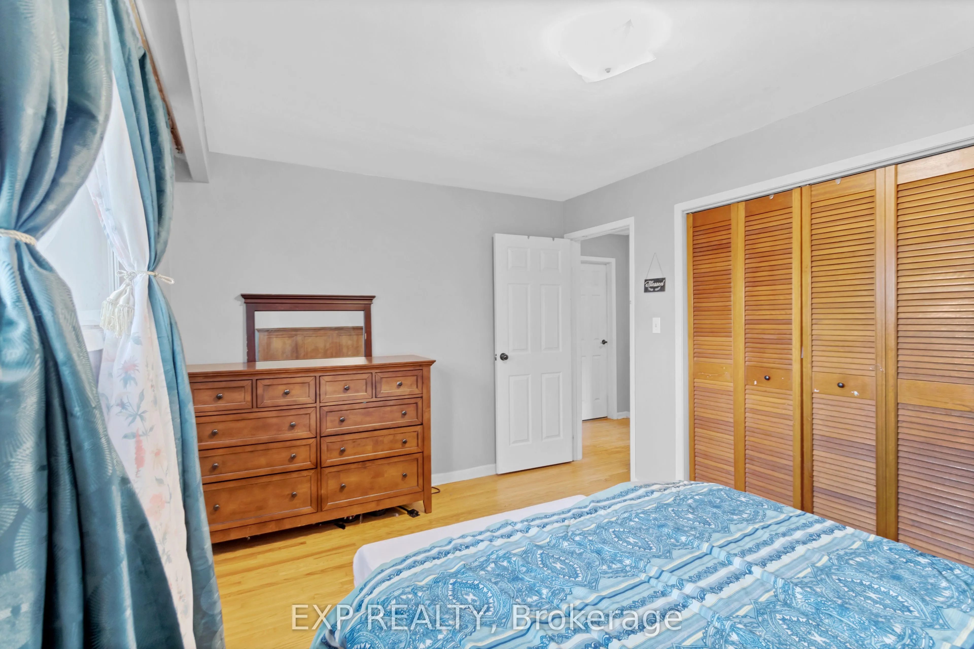 111 Mountainview Road S