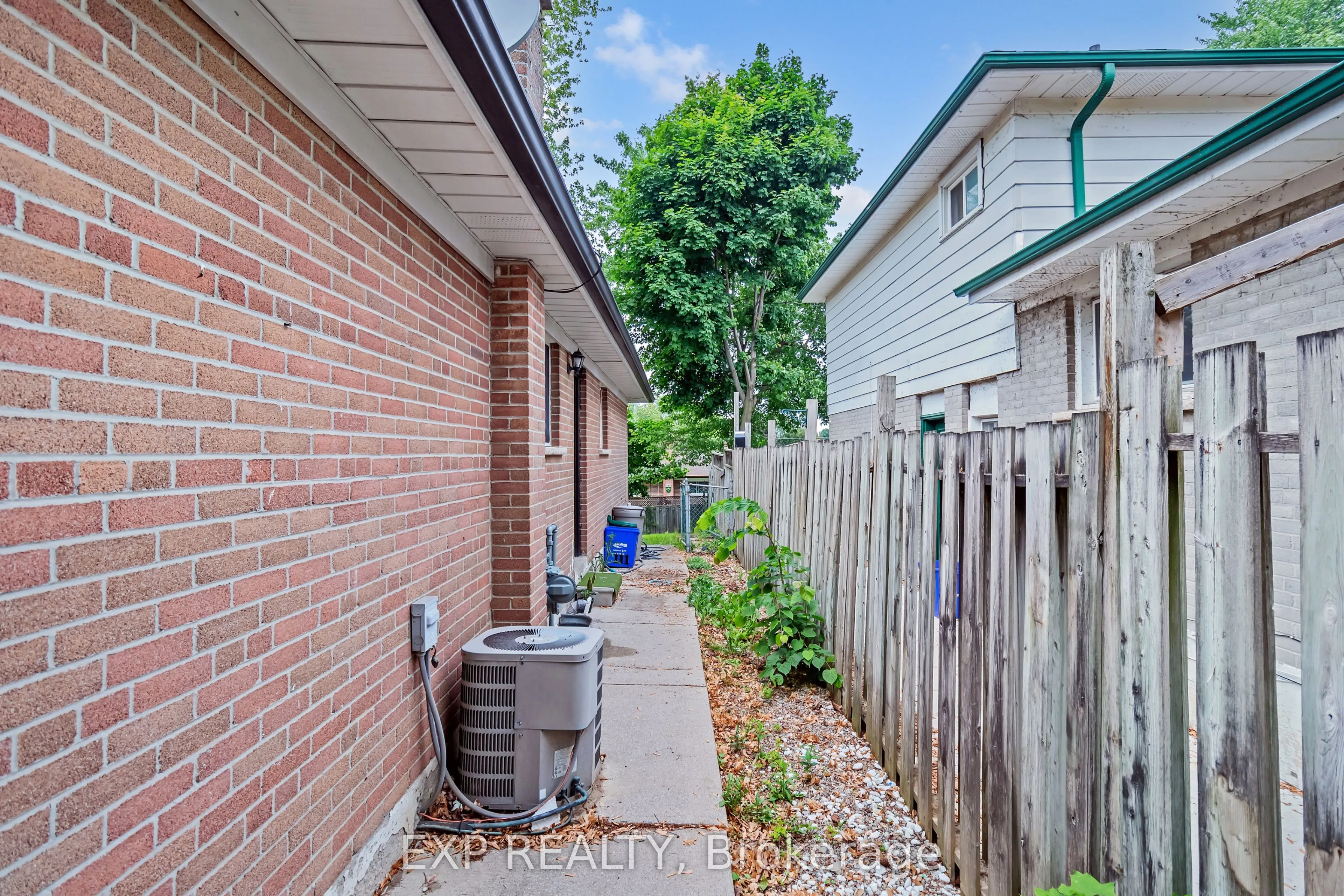 111 Mountainview Road S