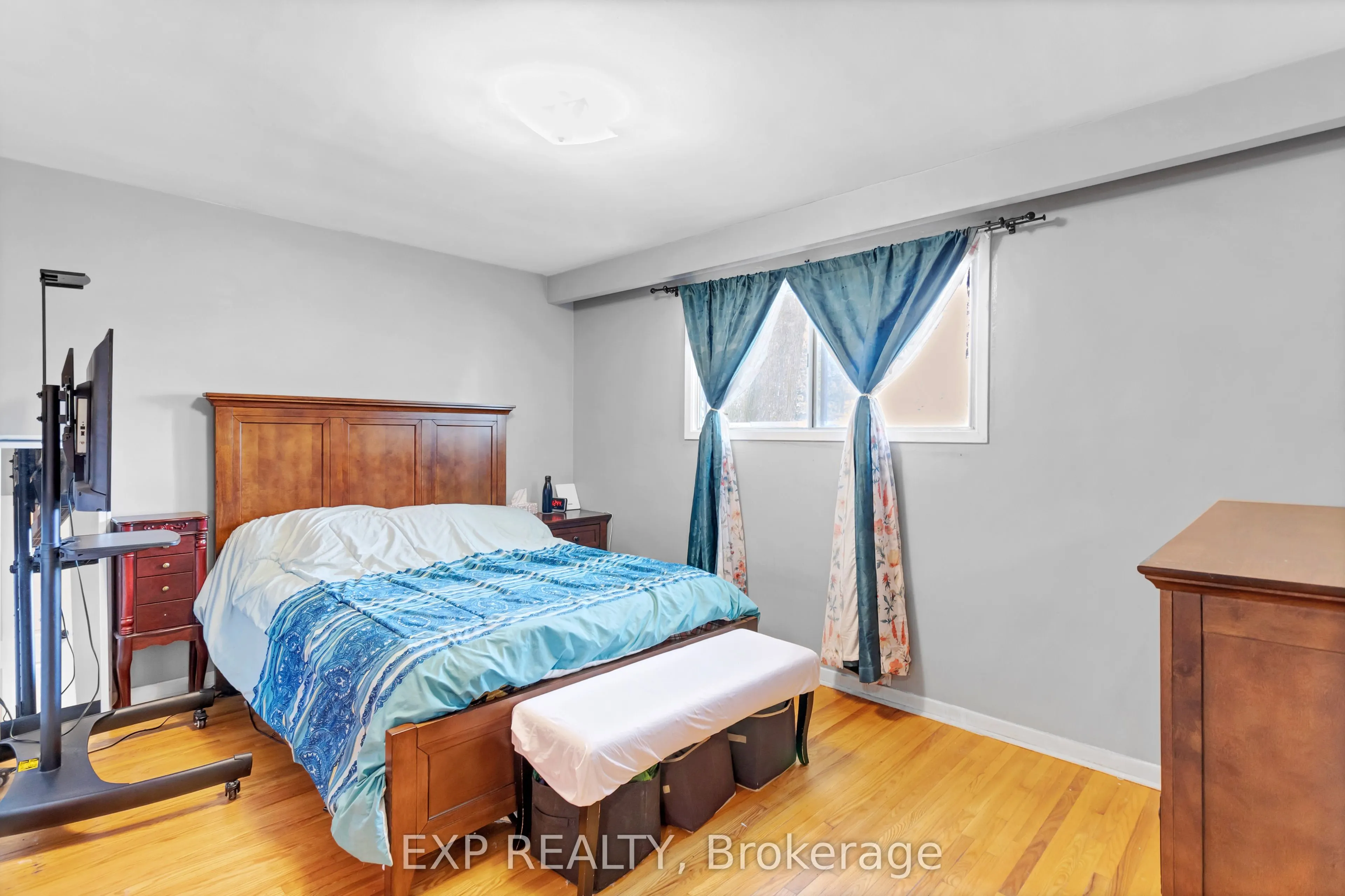 111 Mountainview Road S