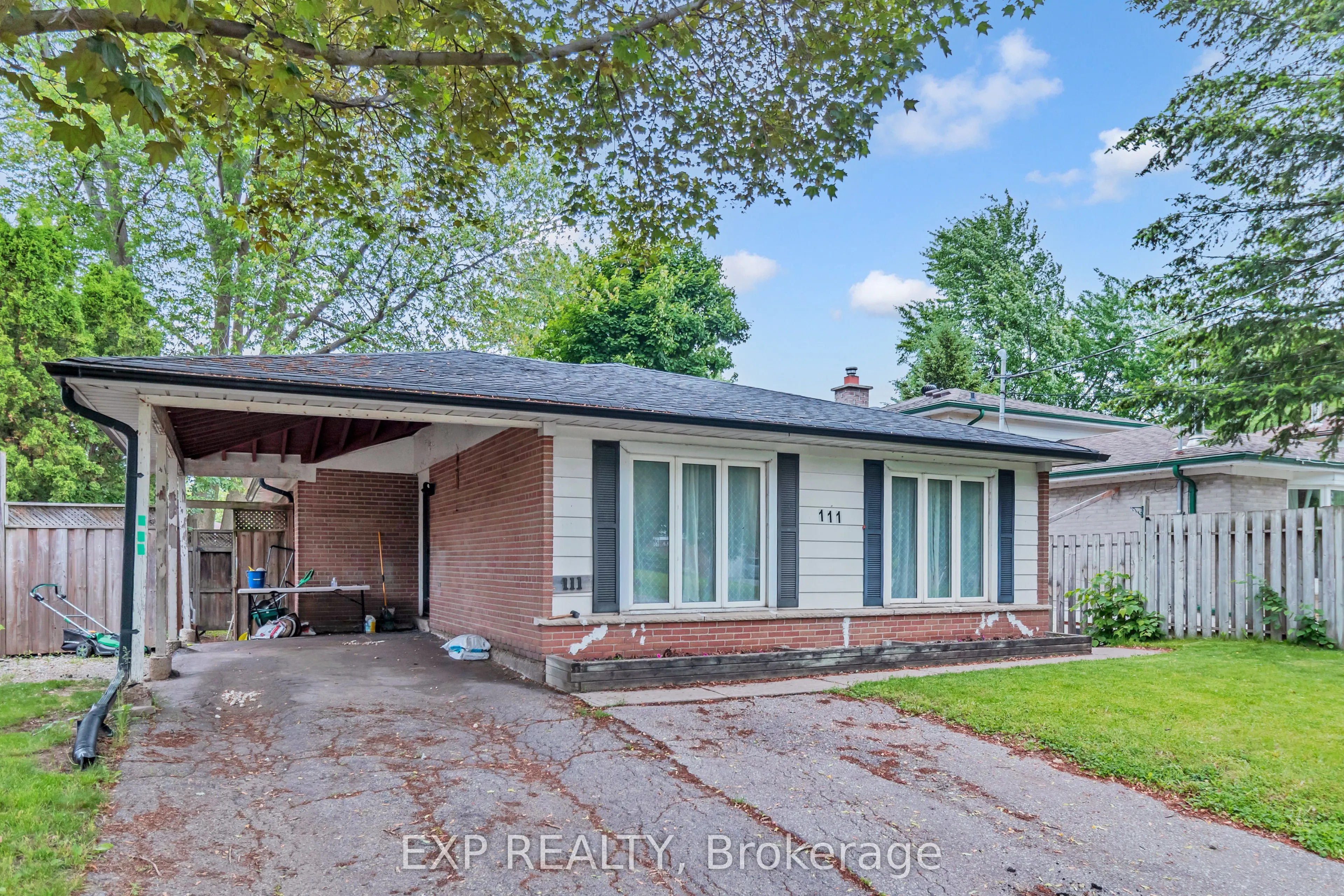 111 Mountainview Road S