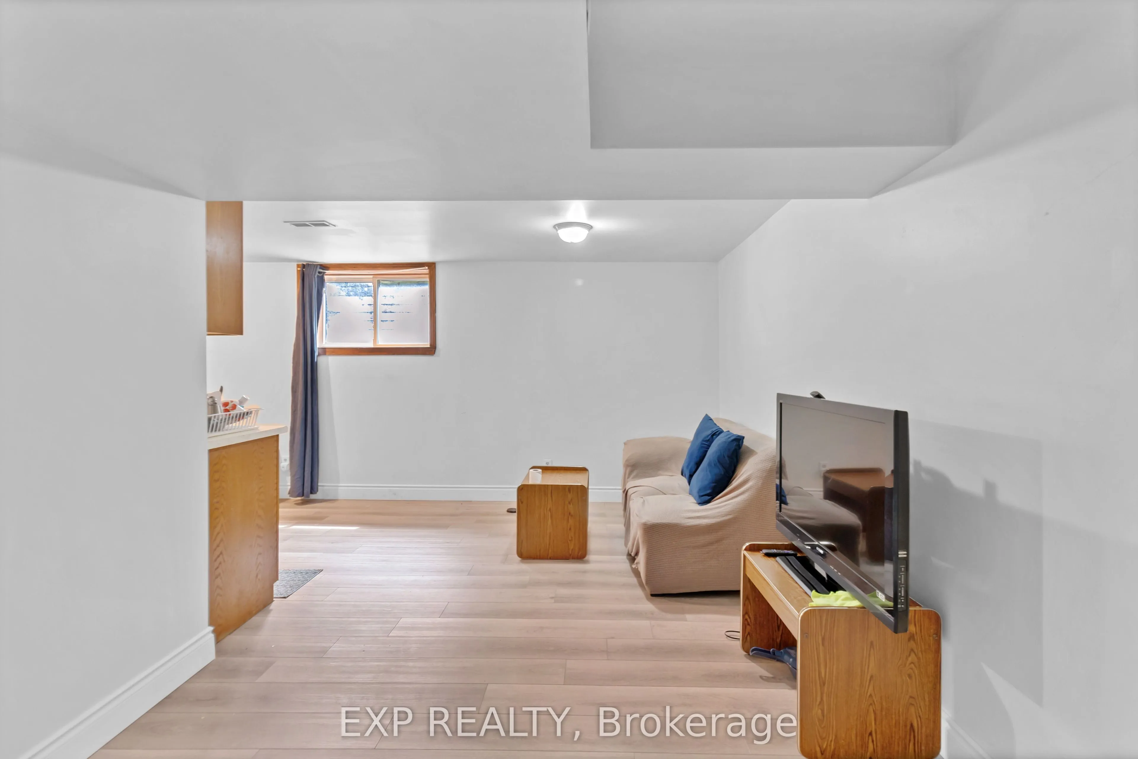 111 Mountainview Road S