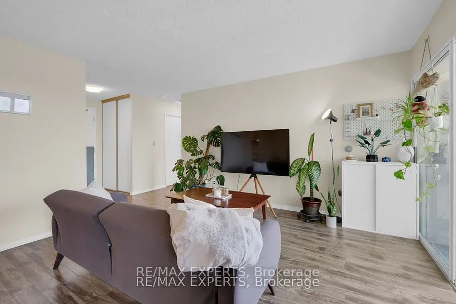 145 Hillcrest Avenue, #502
