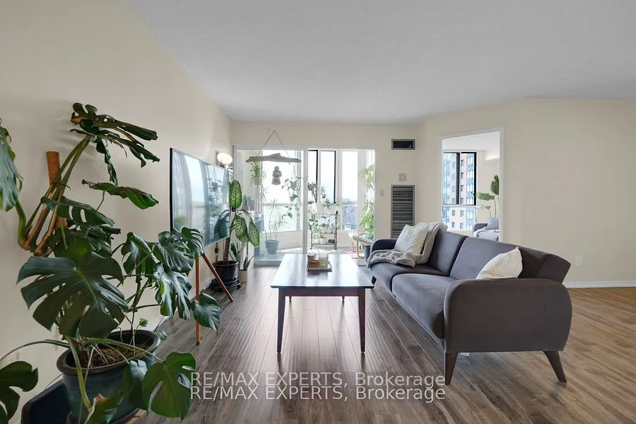 145 Hillcrest Avenue, #502