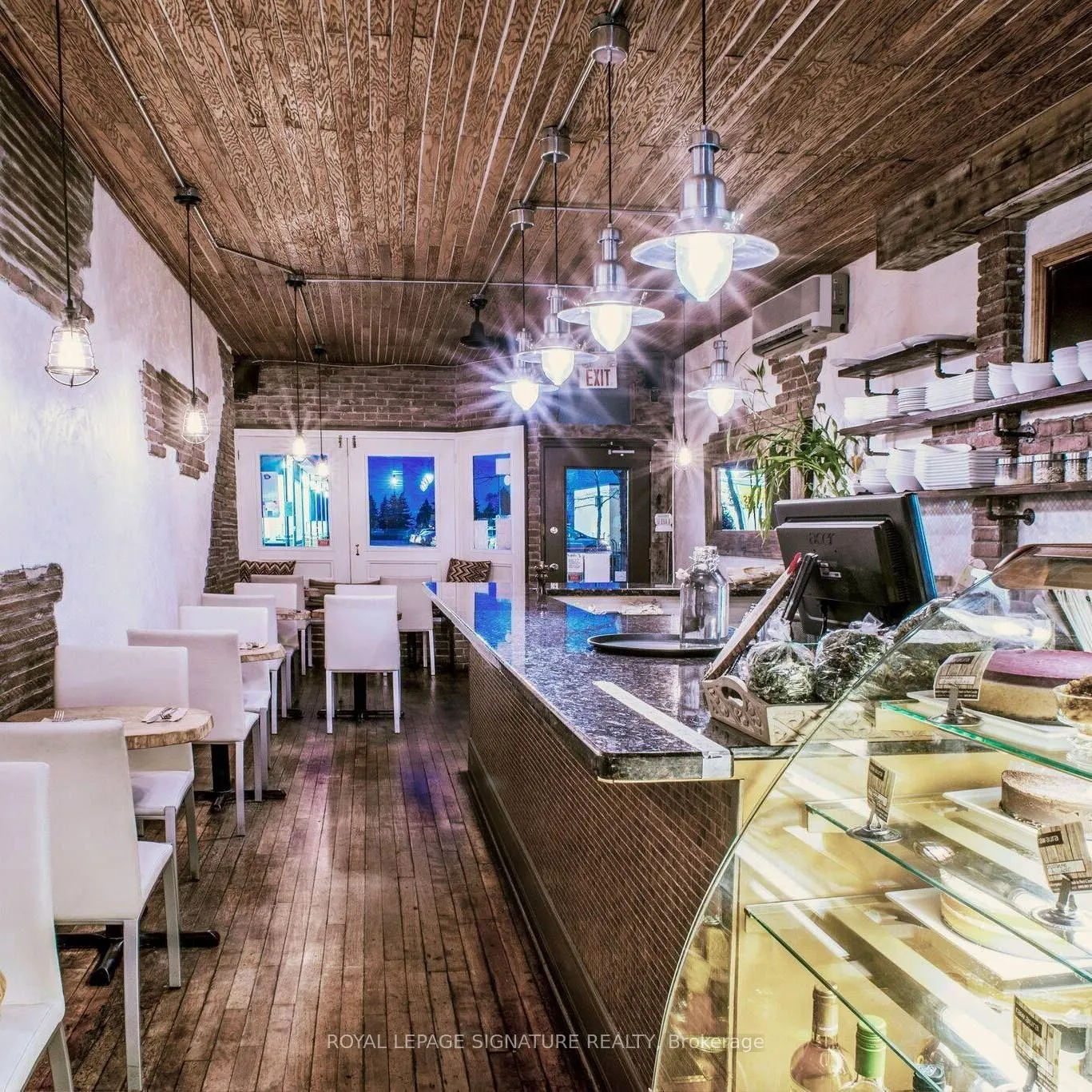 94 Lakeshore Road E