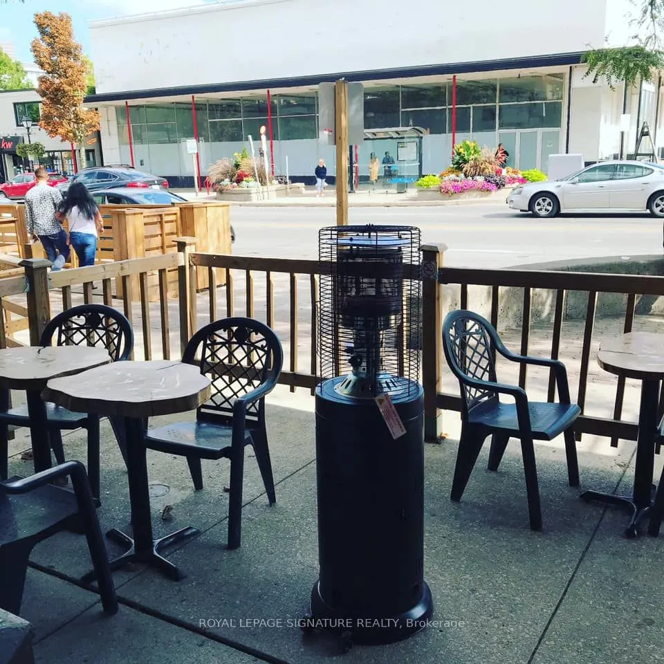 94 Lakeshore Road E