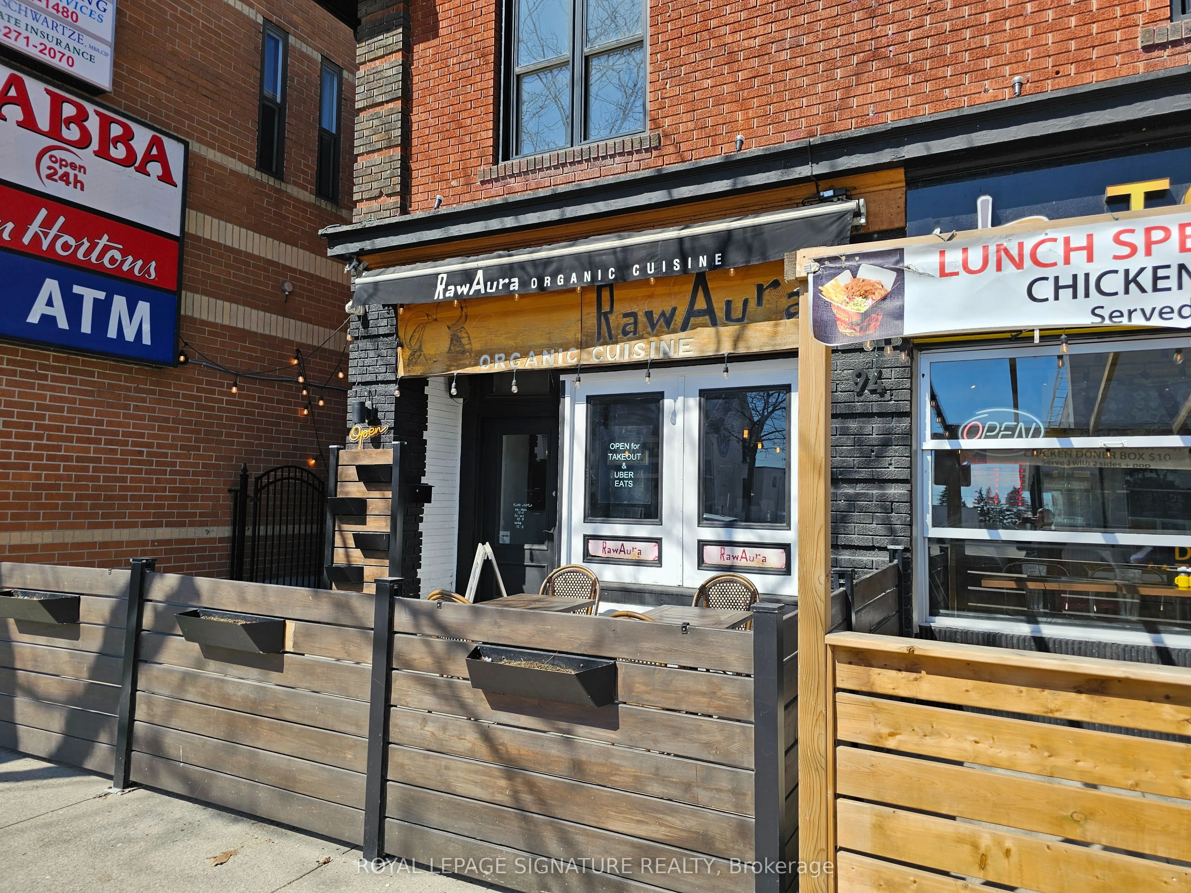 94 Lakeshore Road E