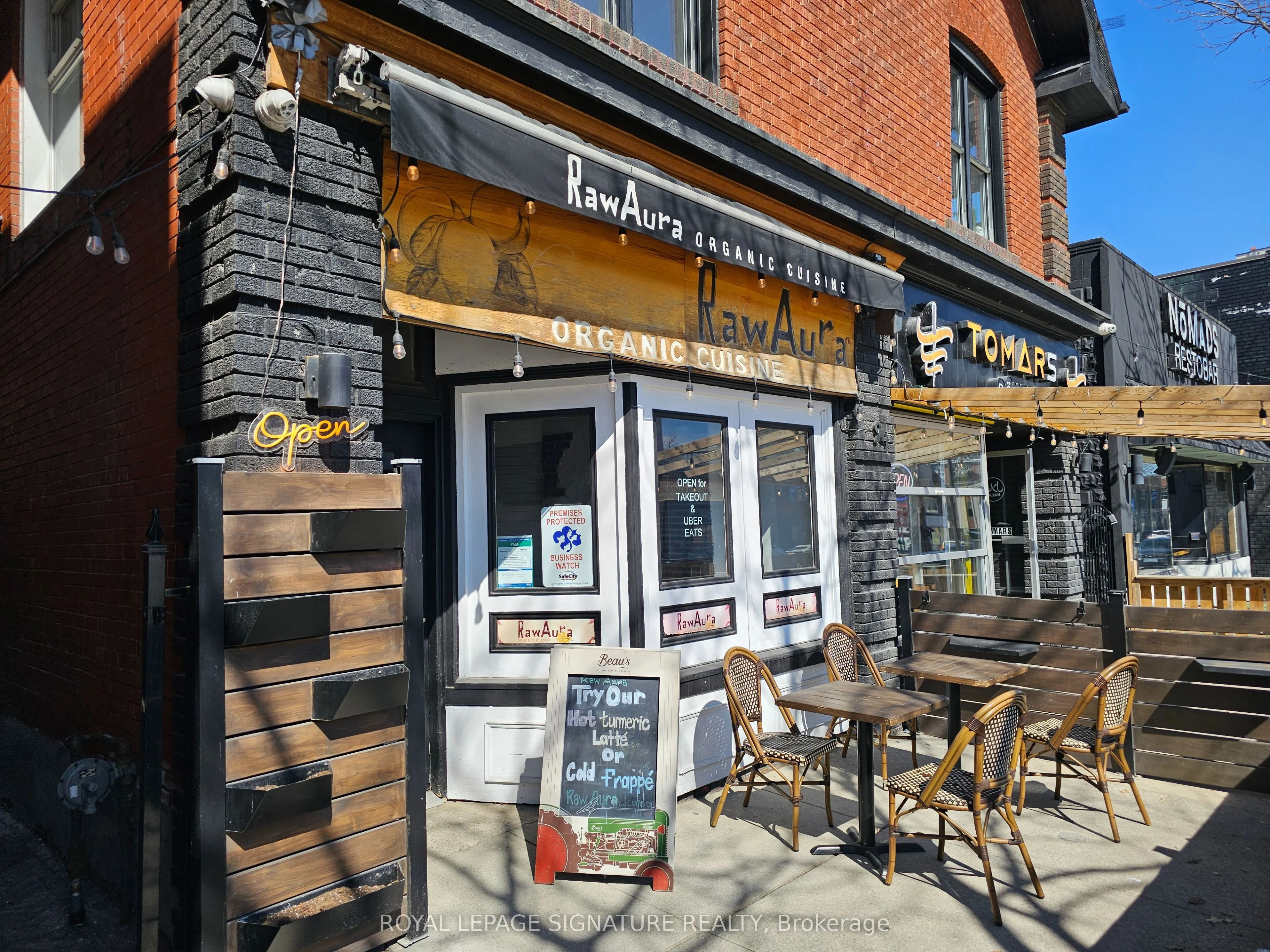 94 Lakeshore Road E
