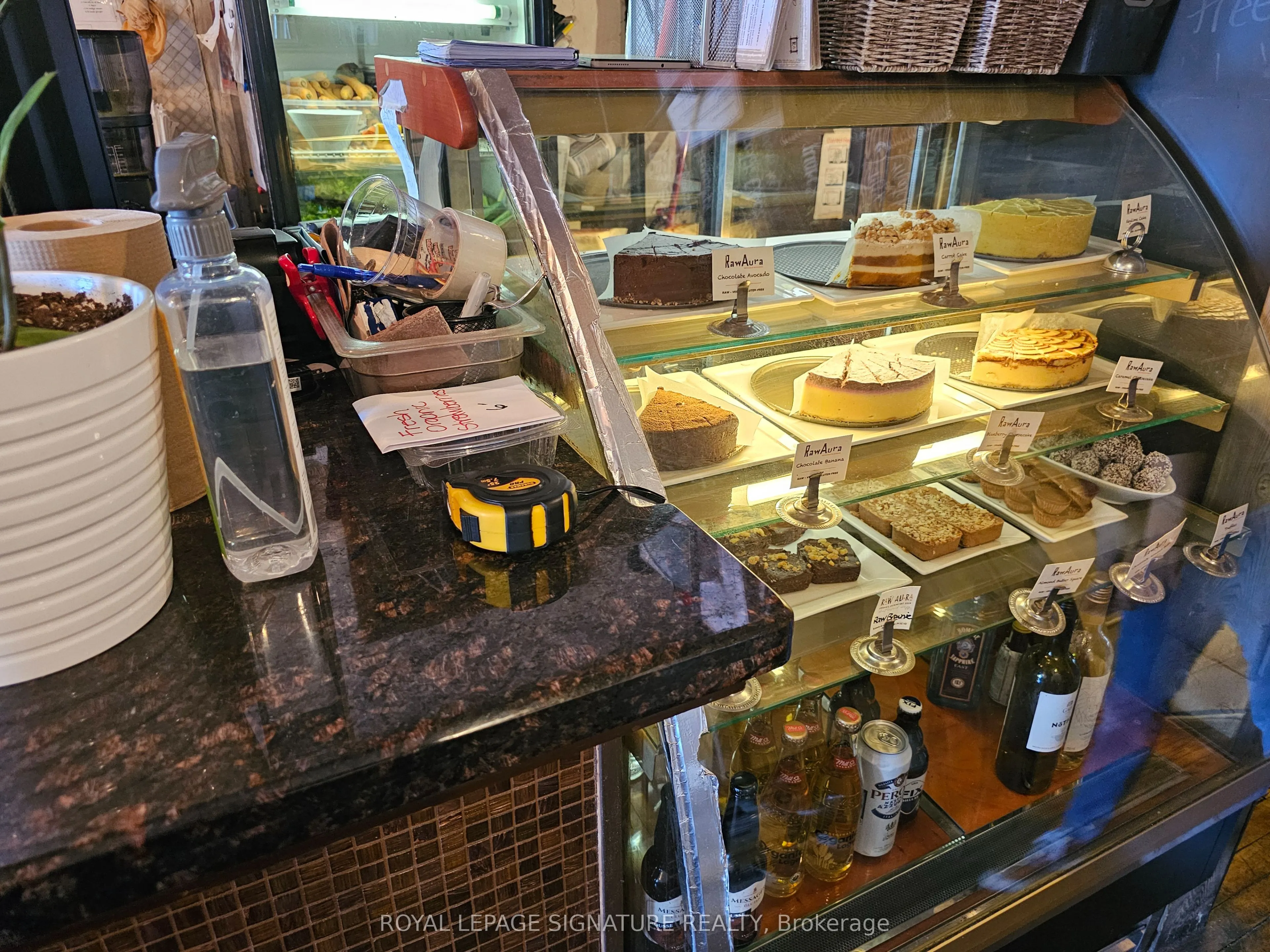 94 Lakeshore Road E