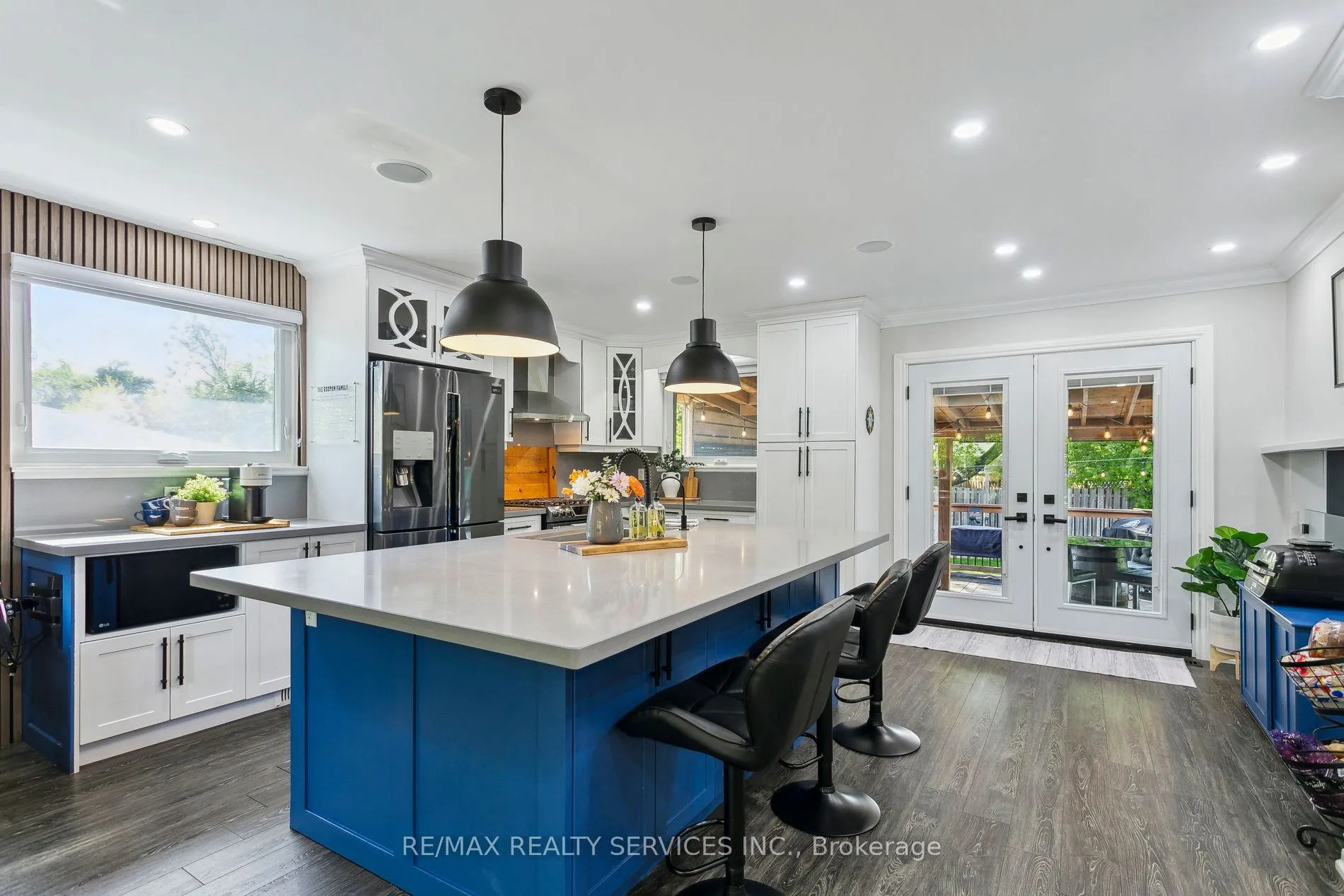 16 Groveland Court