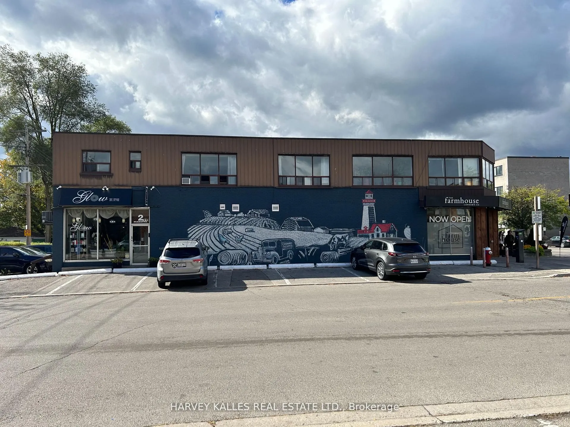 279 Lakeshore Road E
