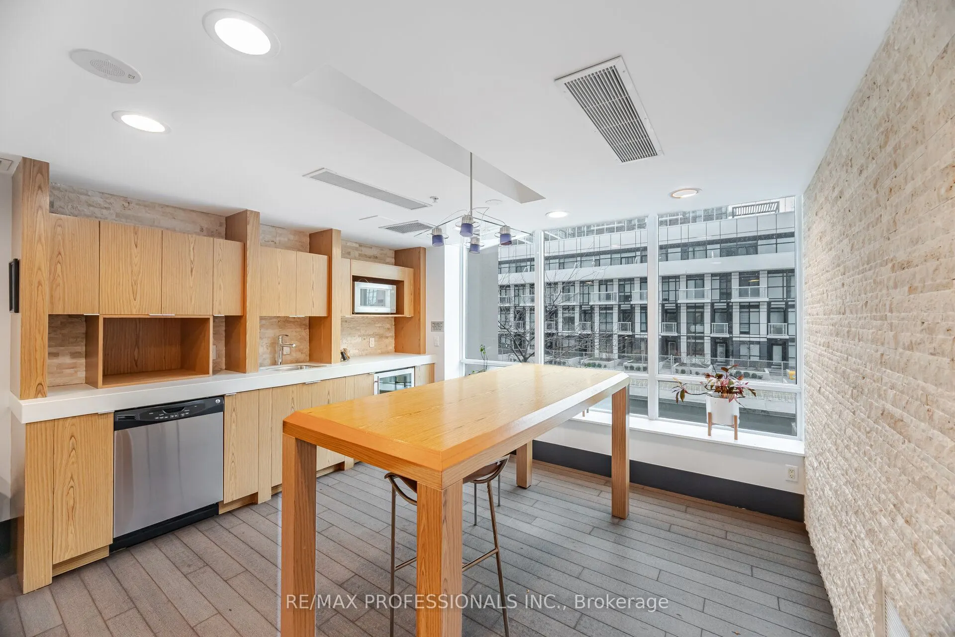155 Legion Road N, #2302