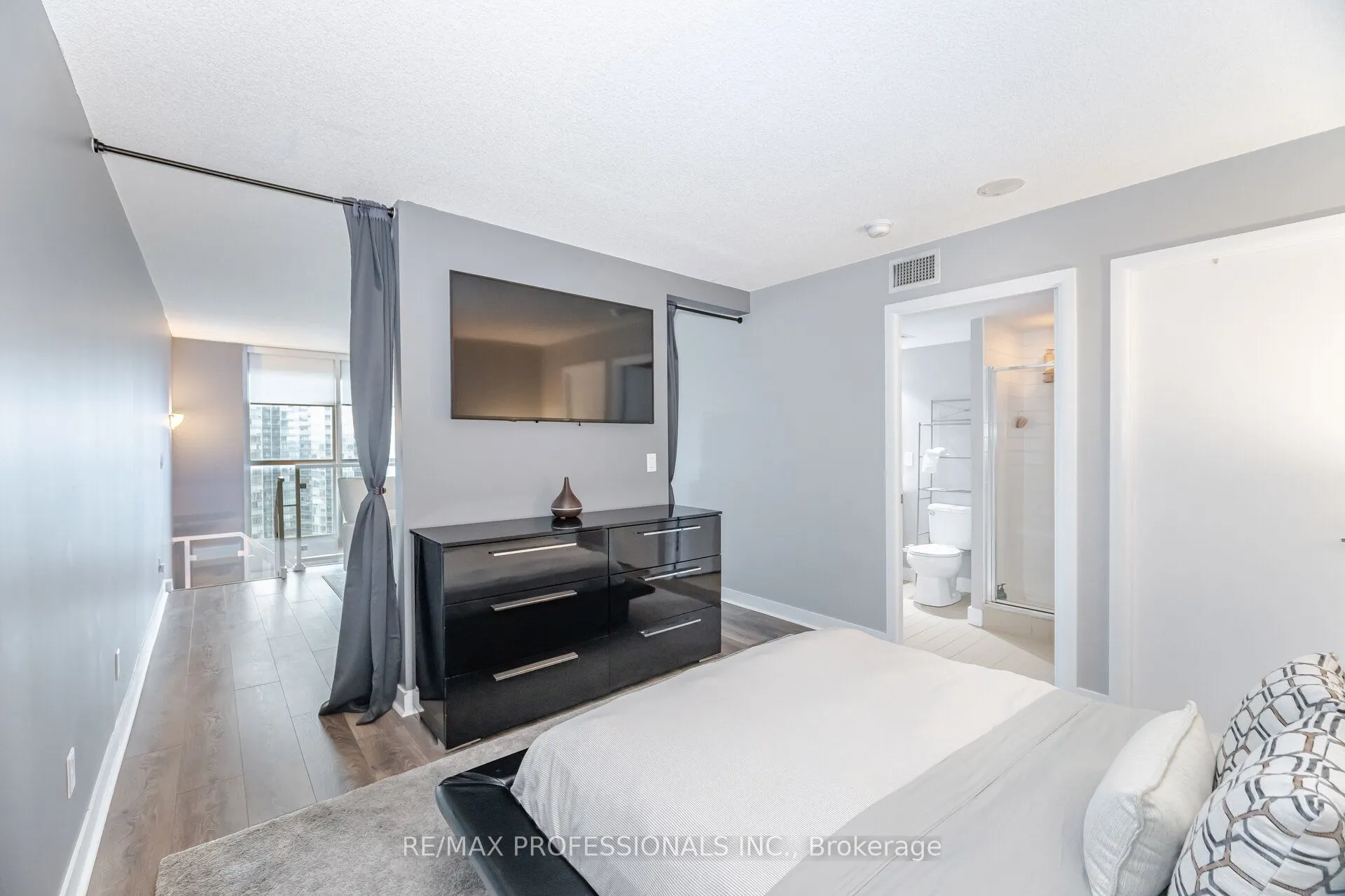 155 Legion Road N, #2302
