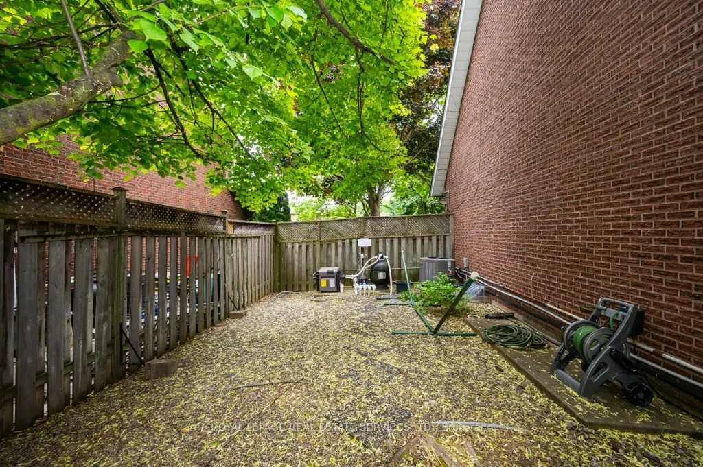 269 Royal Oak Court