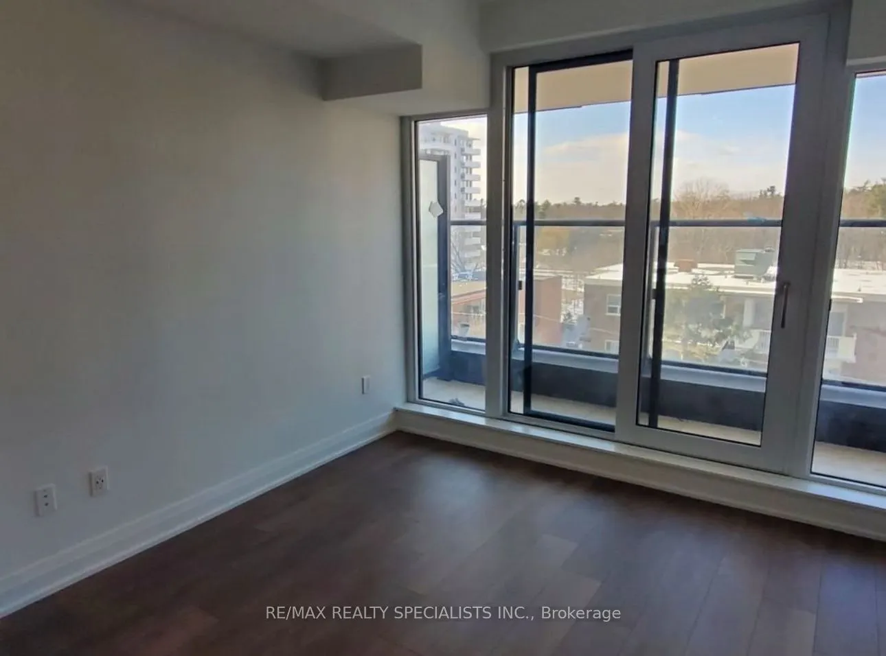 21 Park Street E, #810