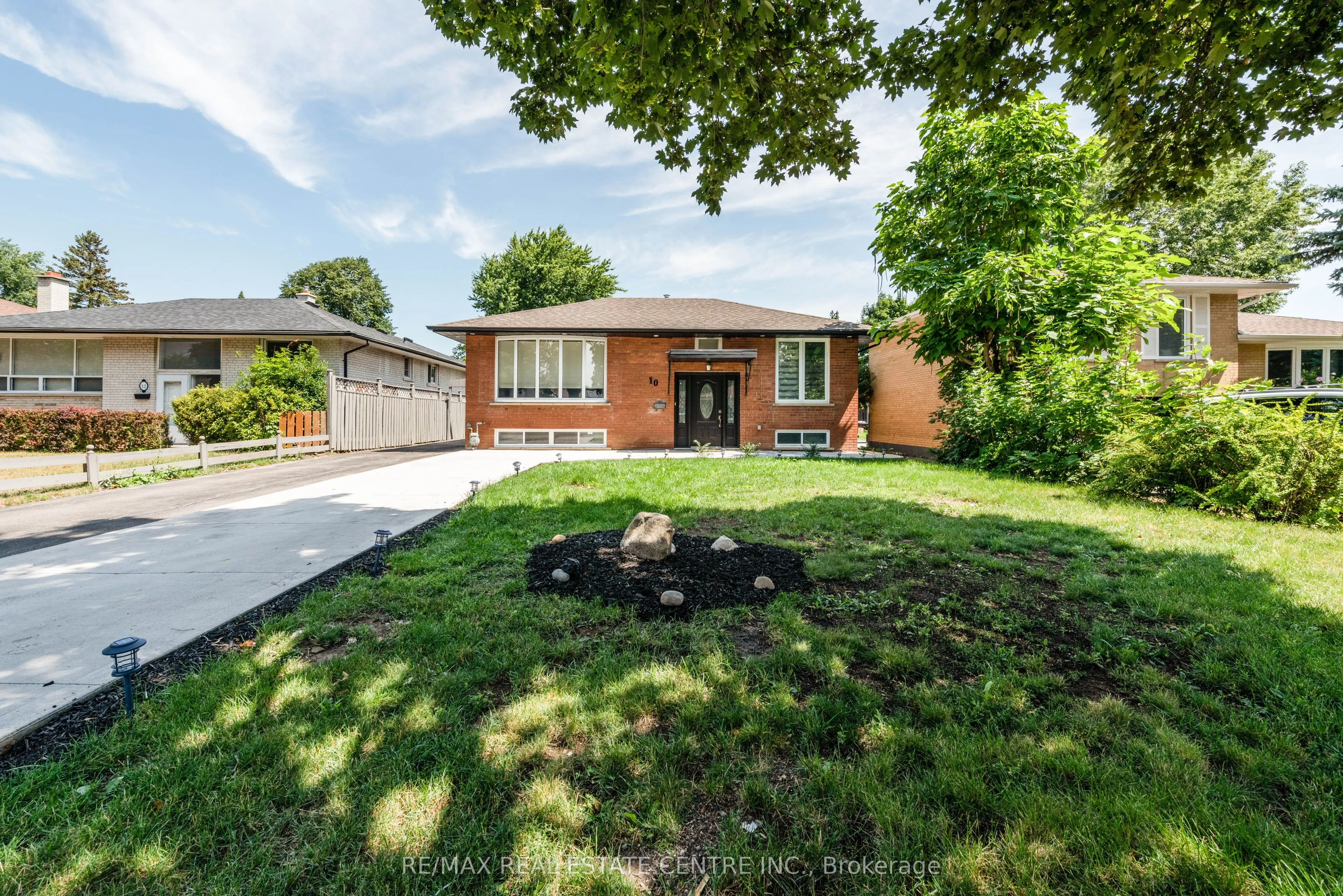 10 Grange Drive