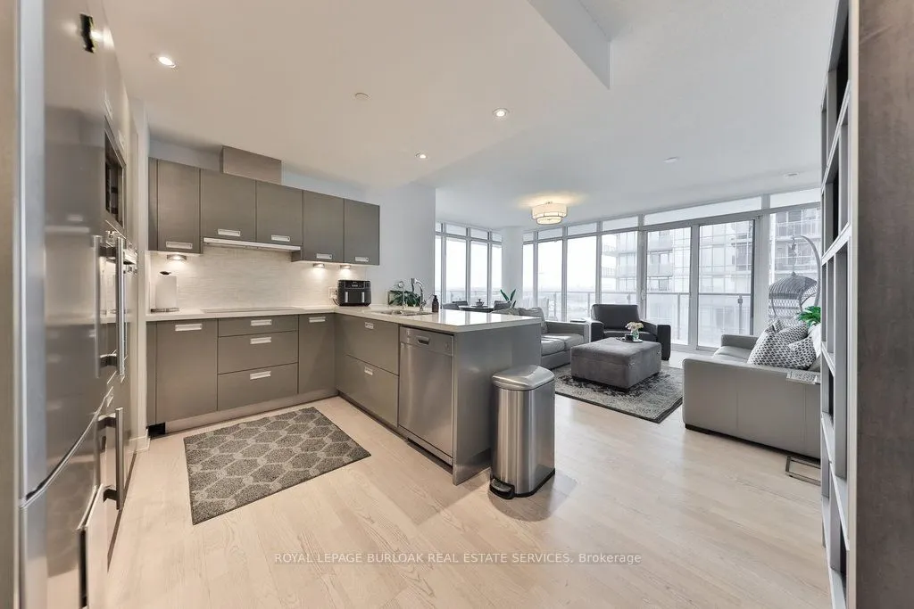 88 Park Lawn Road, #1511
