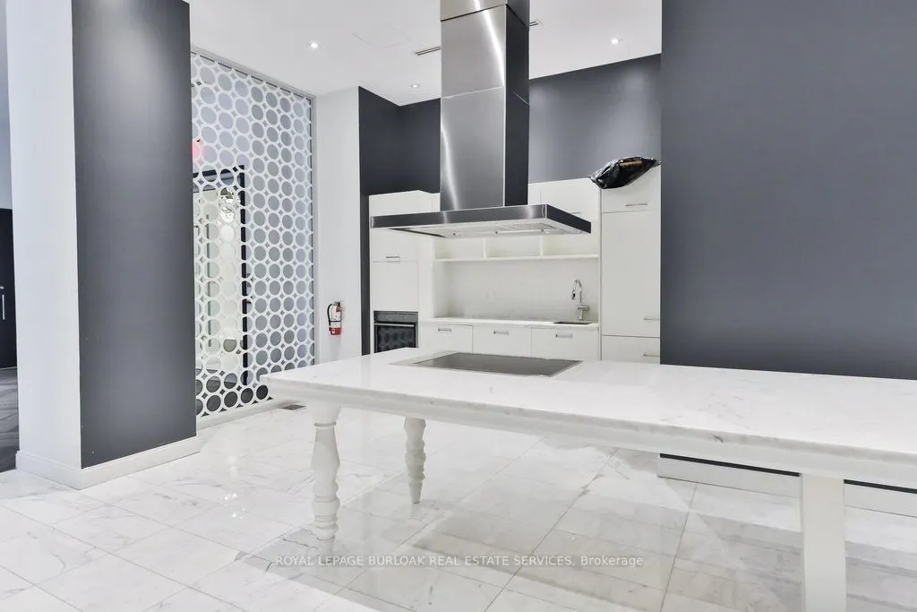 88 Park Lawn Road, #1511
