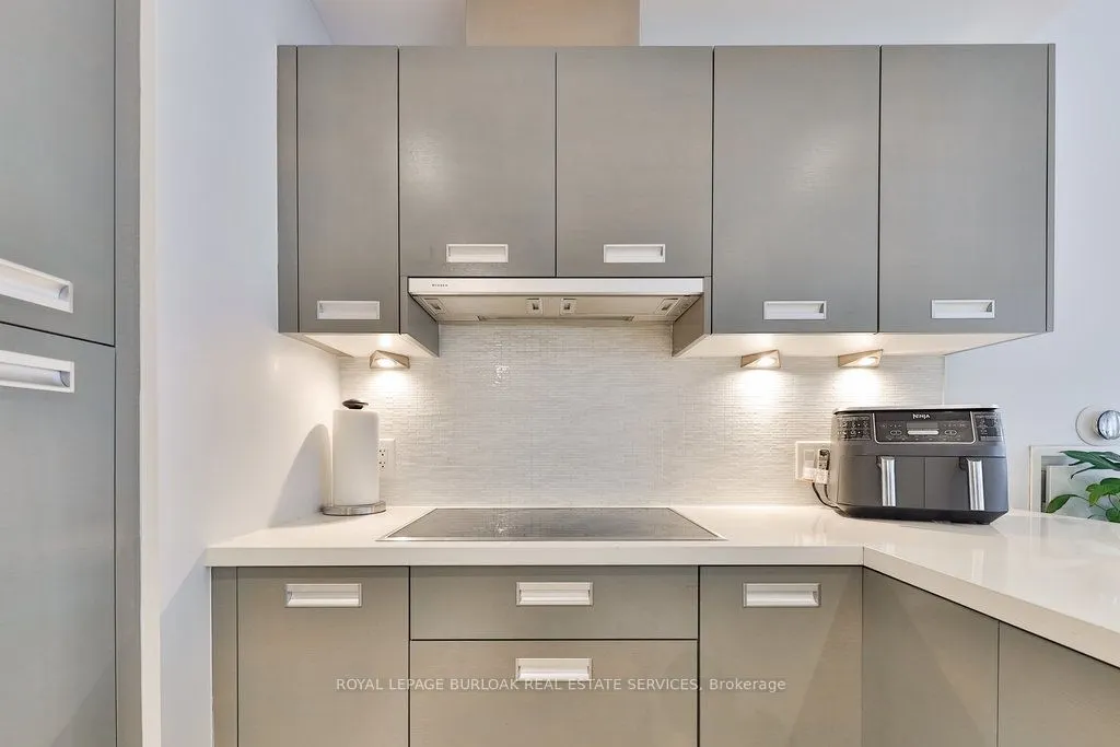 88 Park Lawn Road, #1511