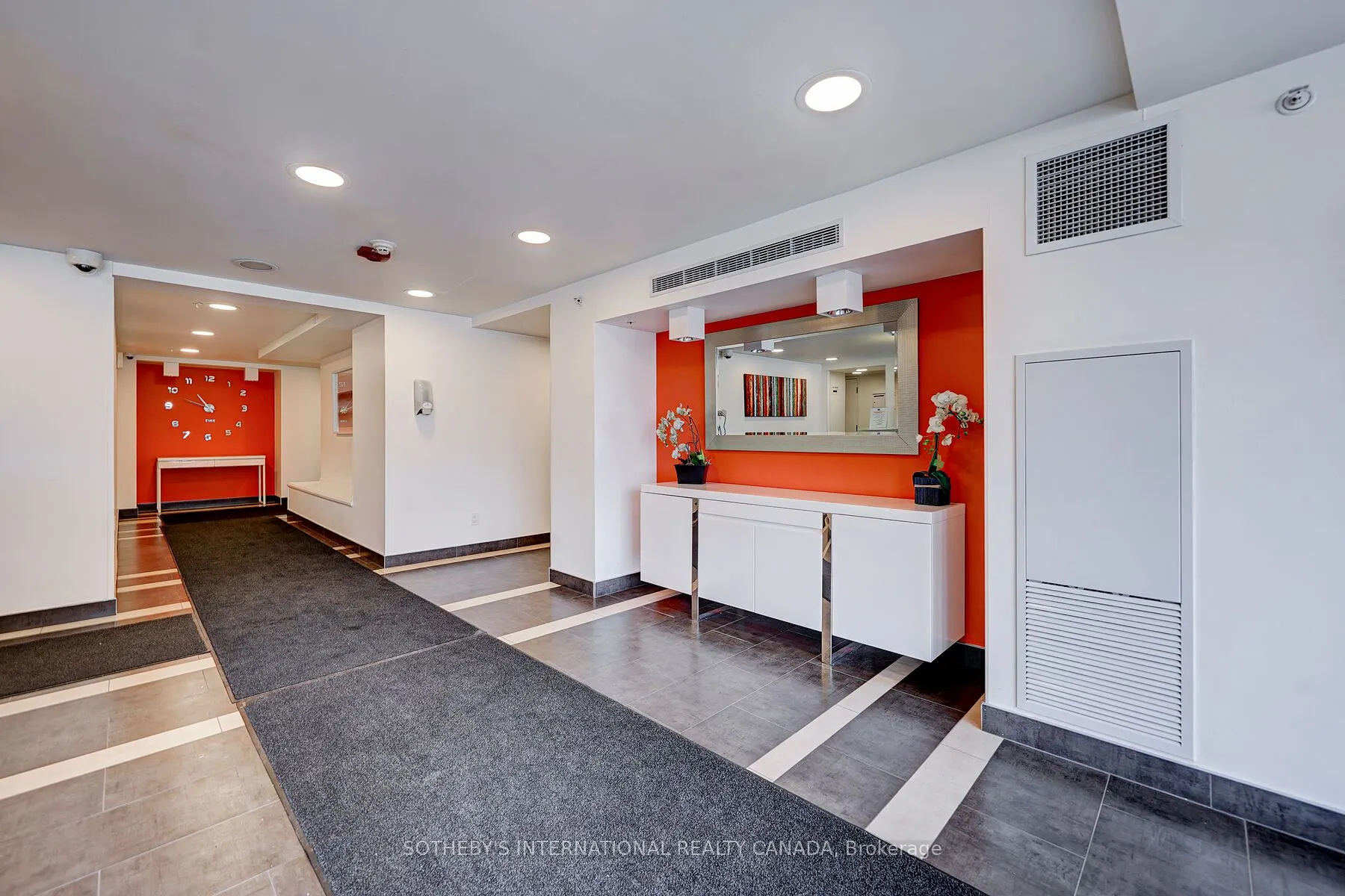 15 James Finlay Way, #712