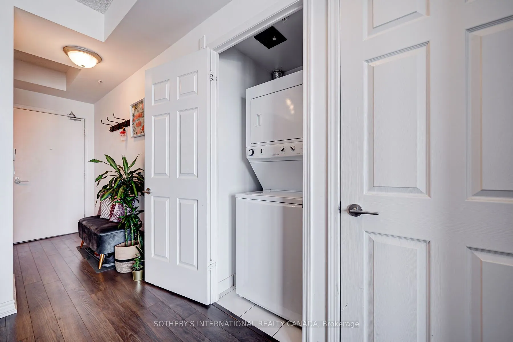 15 James Finlay Way, #712