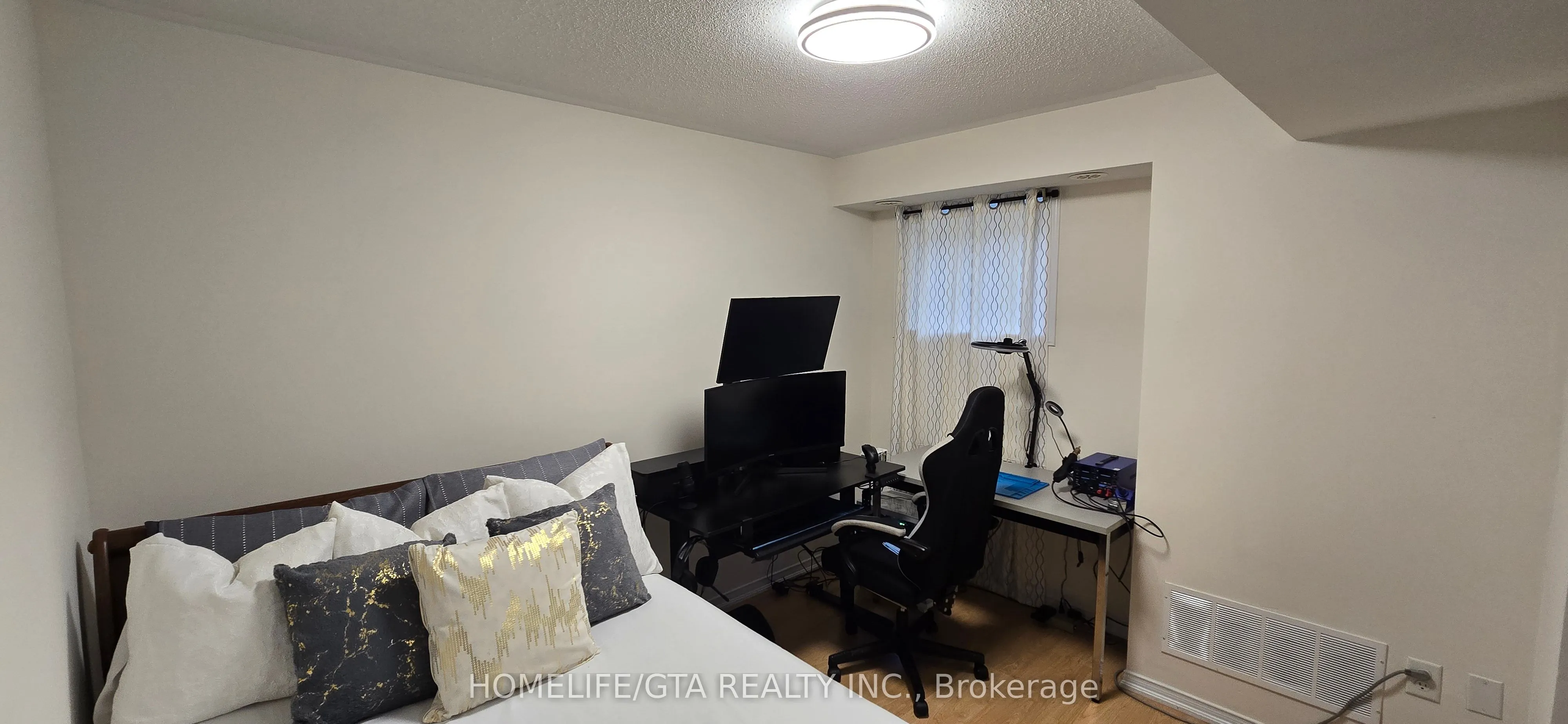 157 Isaac Devins Boulevard #3
