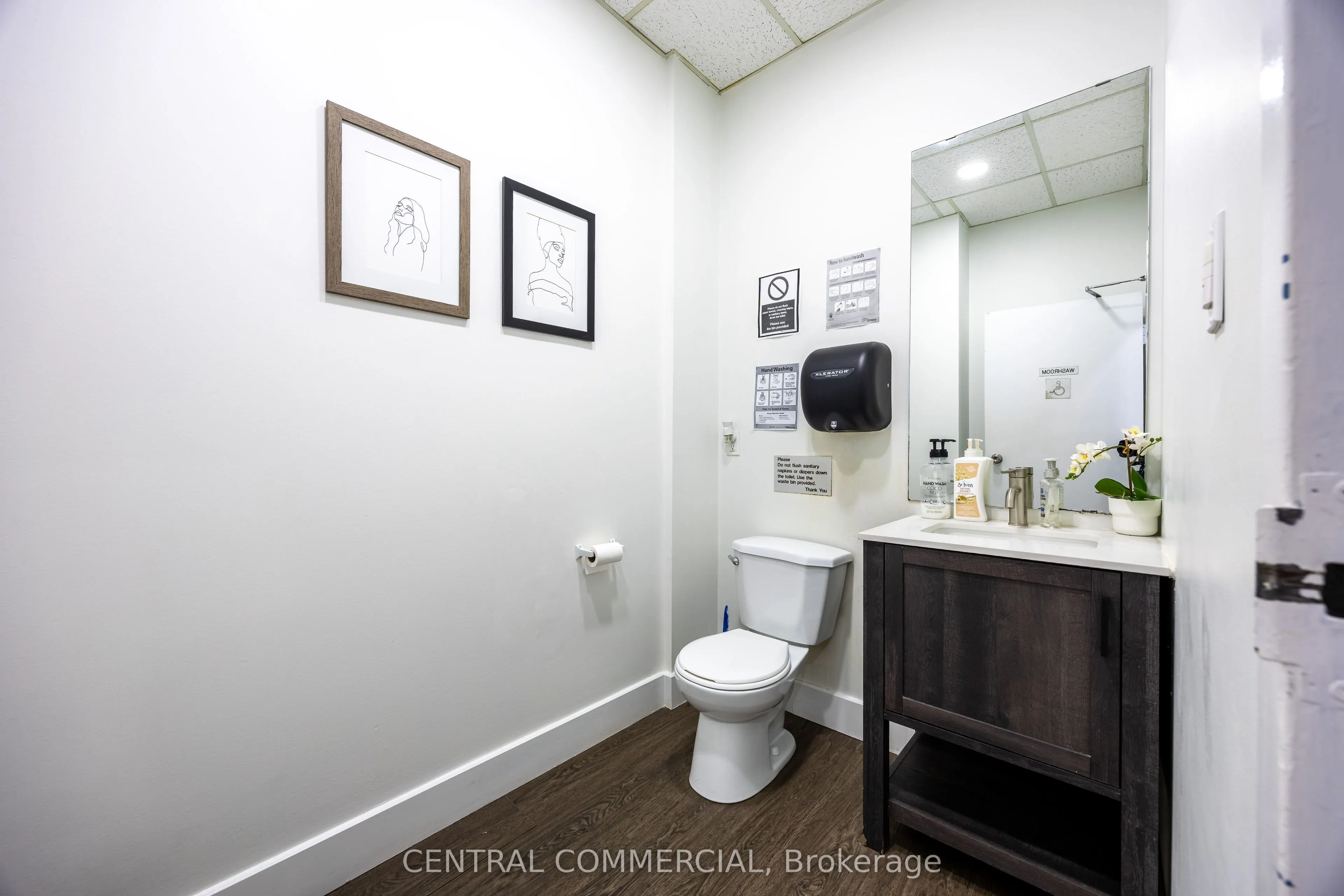 2885 lake shore Boulevard W