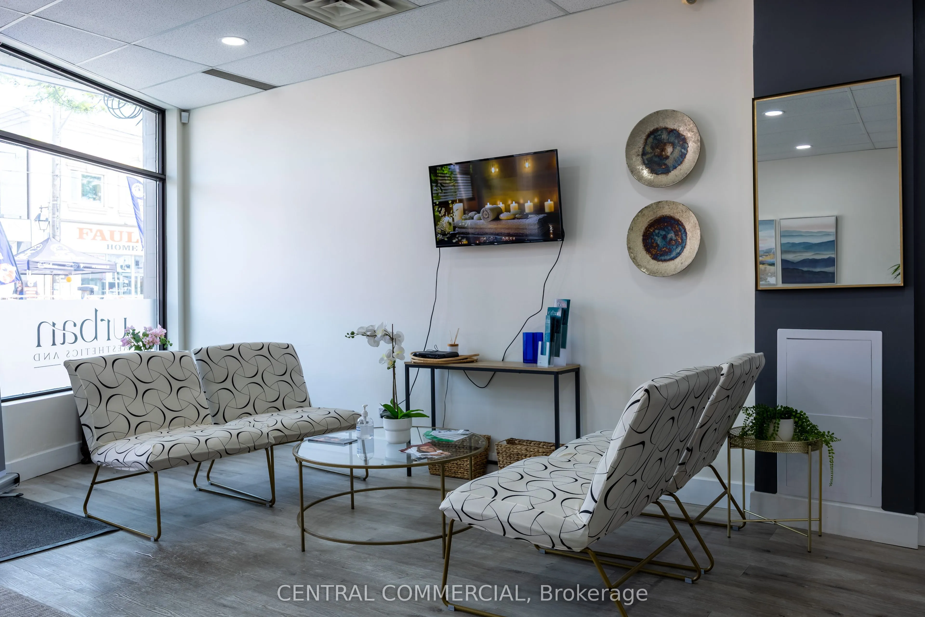 2885 lake shore Boulevard W