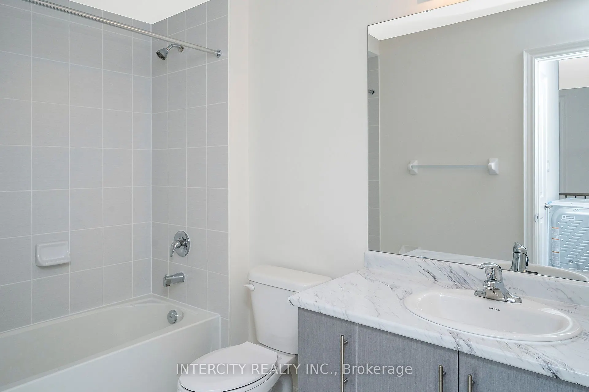 12 Queenpost Drive