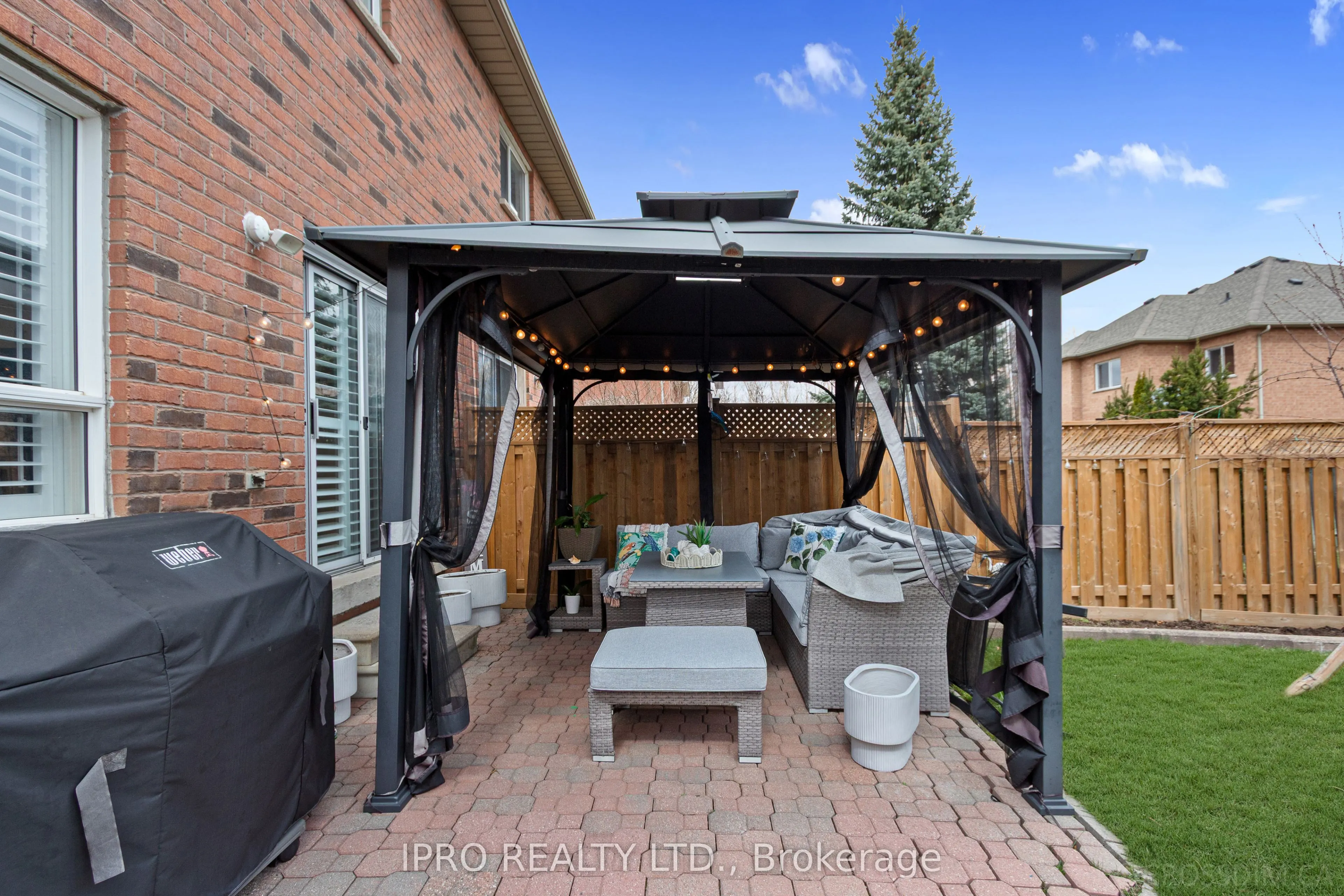 3814 Ridgepoint Way