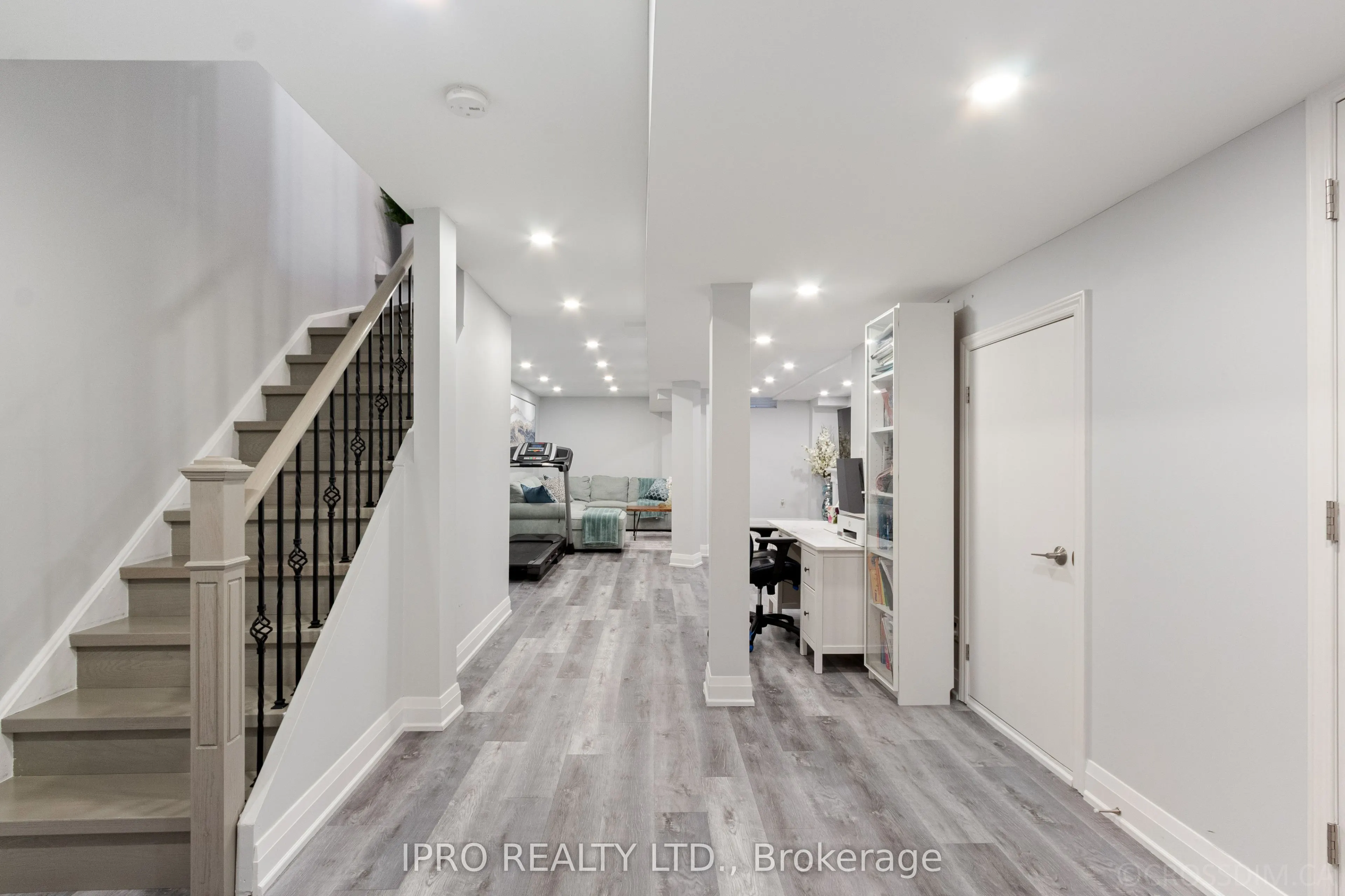 3814 Ridgepoint Way