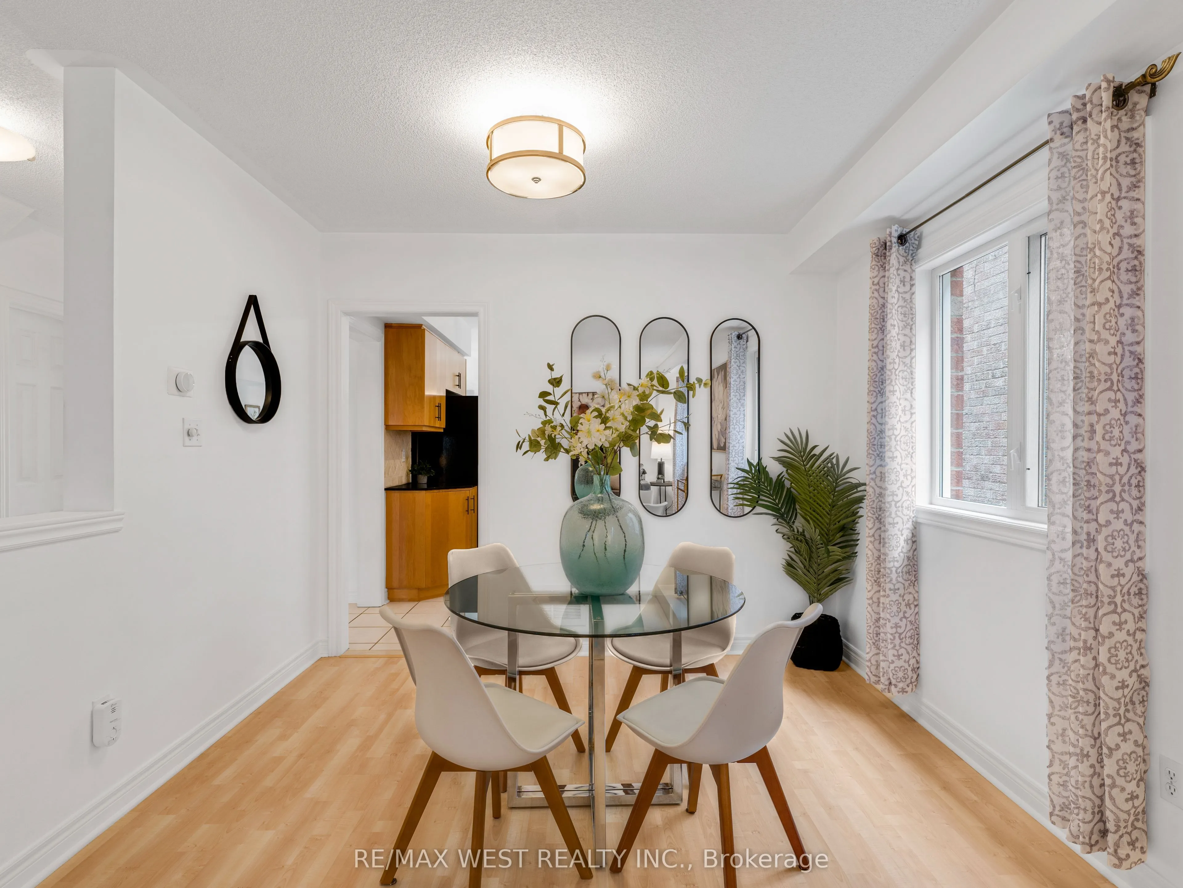 26 Shady Glen Crescent