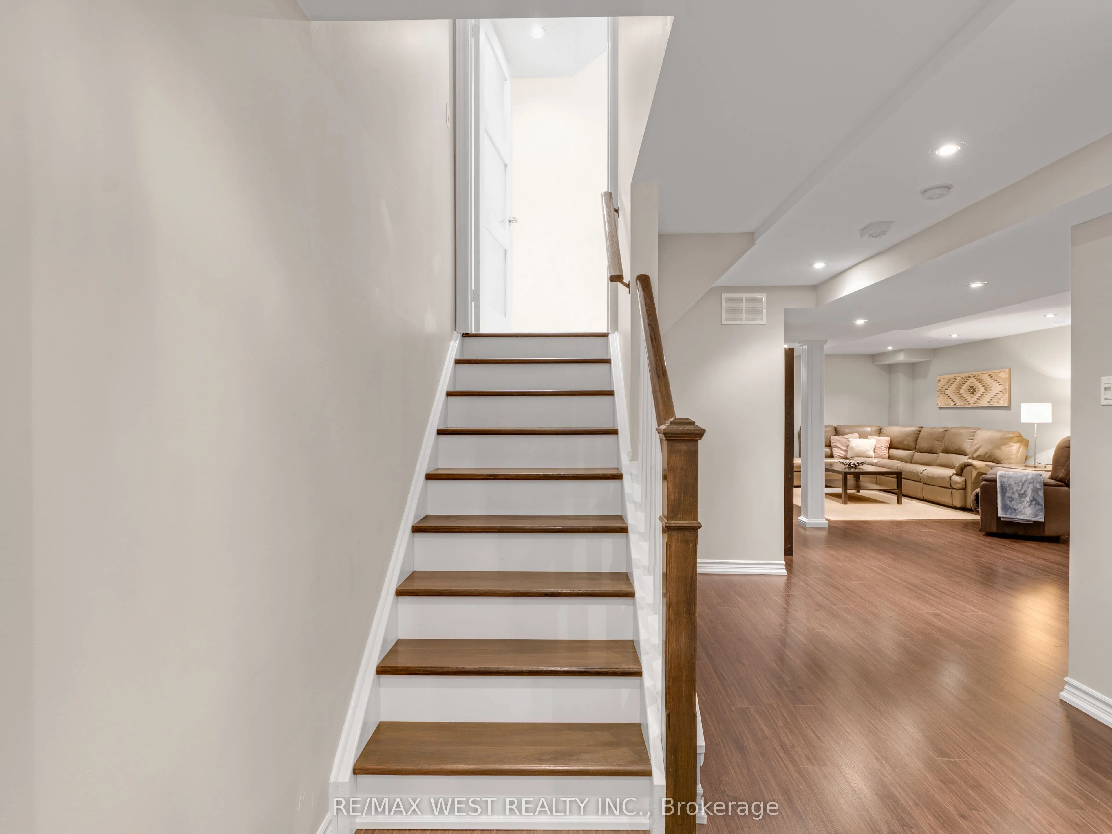 26 Shady Glen Crescent