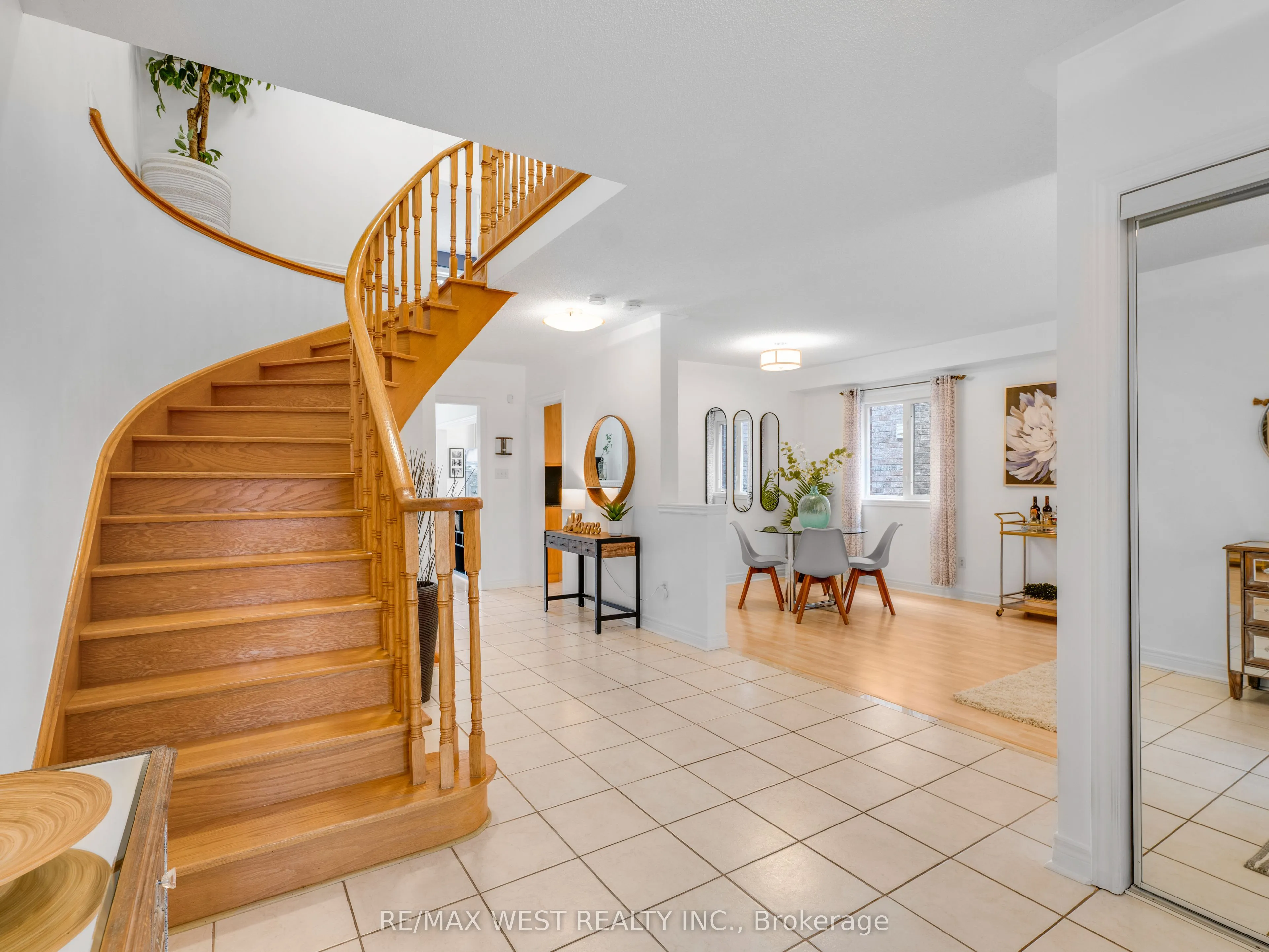 26 Shady Glen Crescent