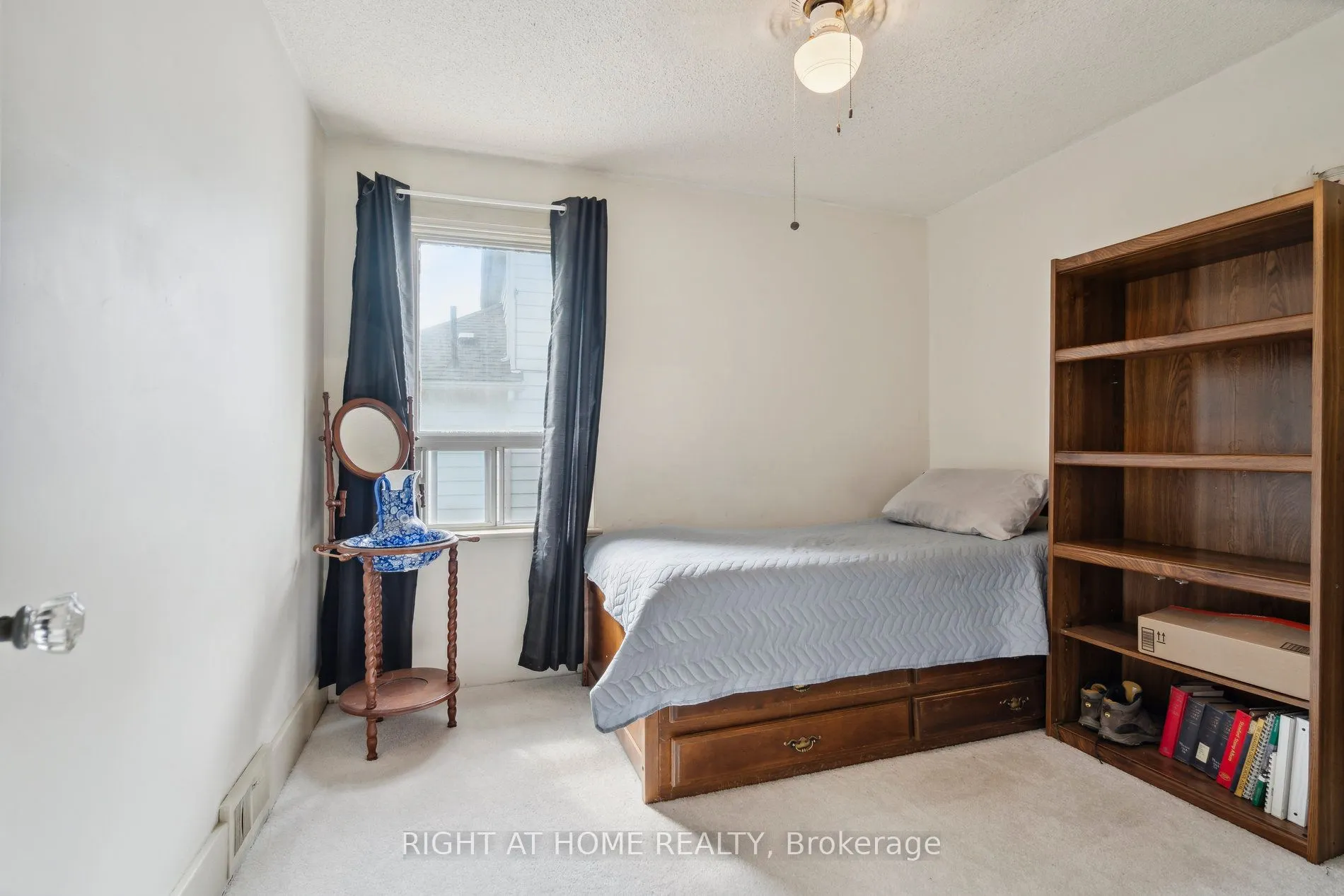51 Frederick Street S