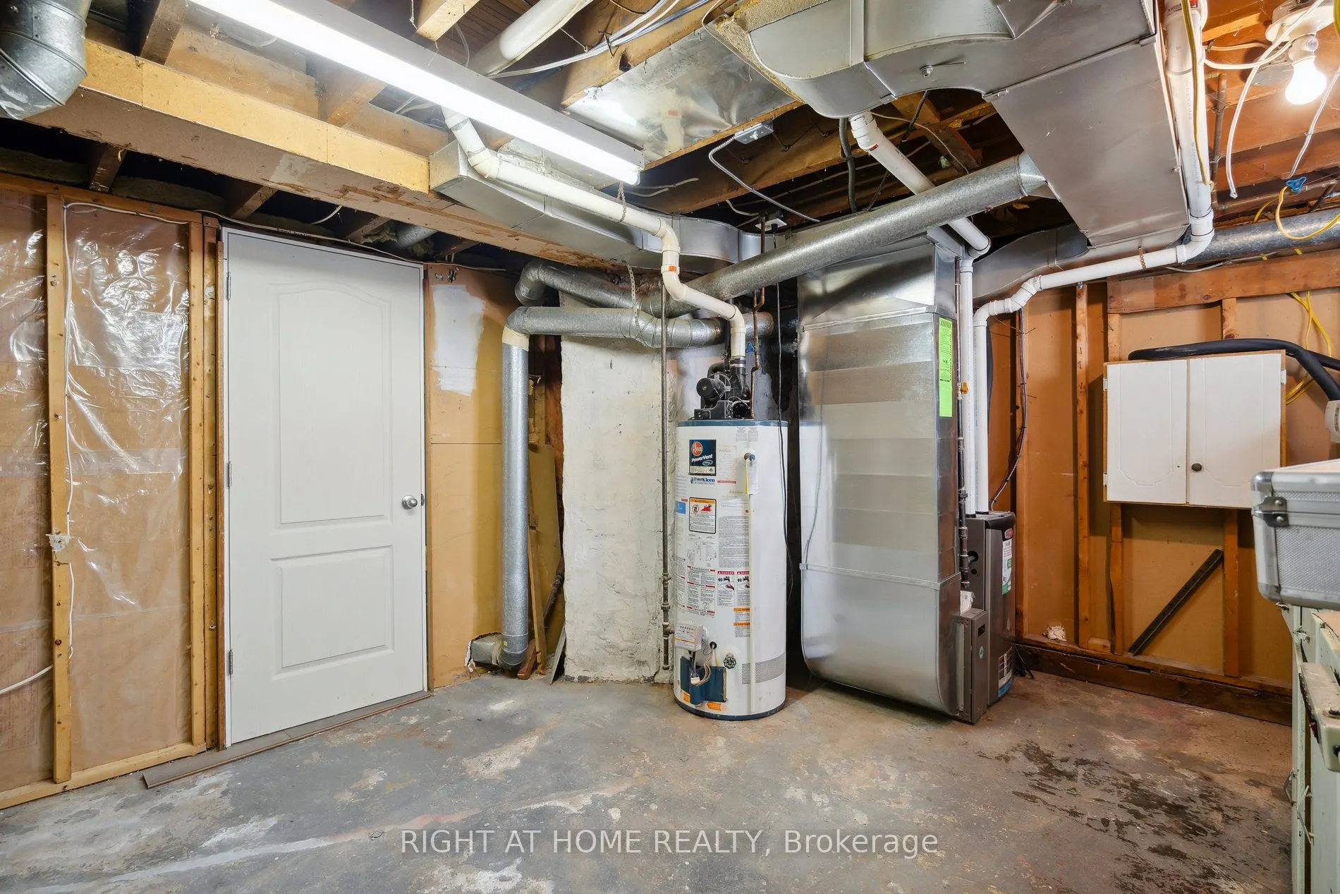 51 Frederick Street S