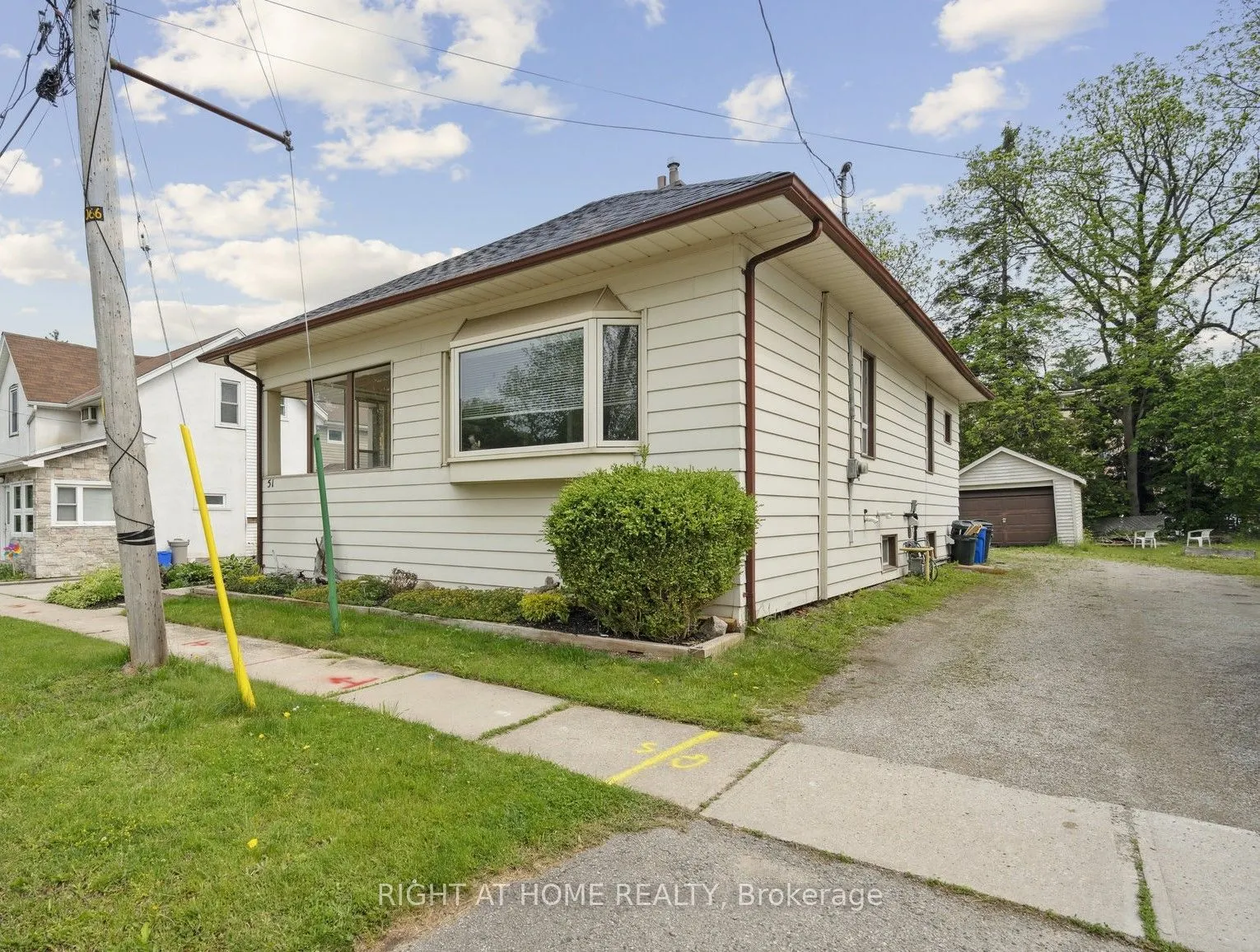 51 Frederick Street S