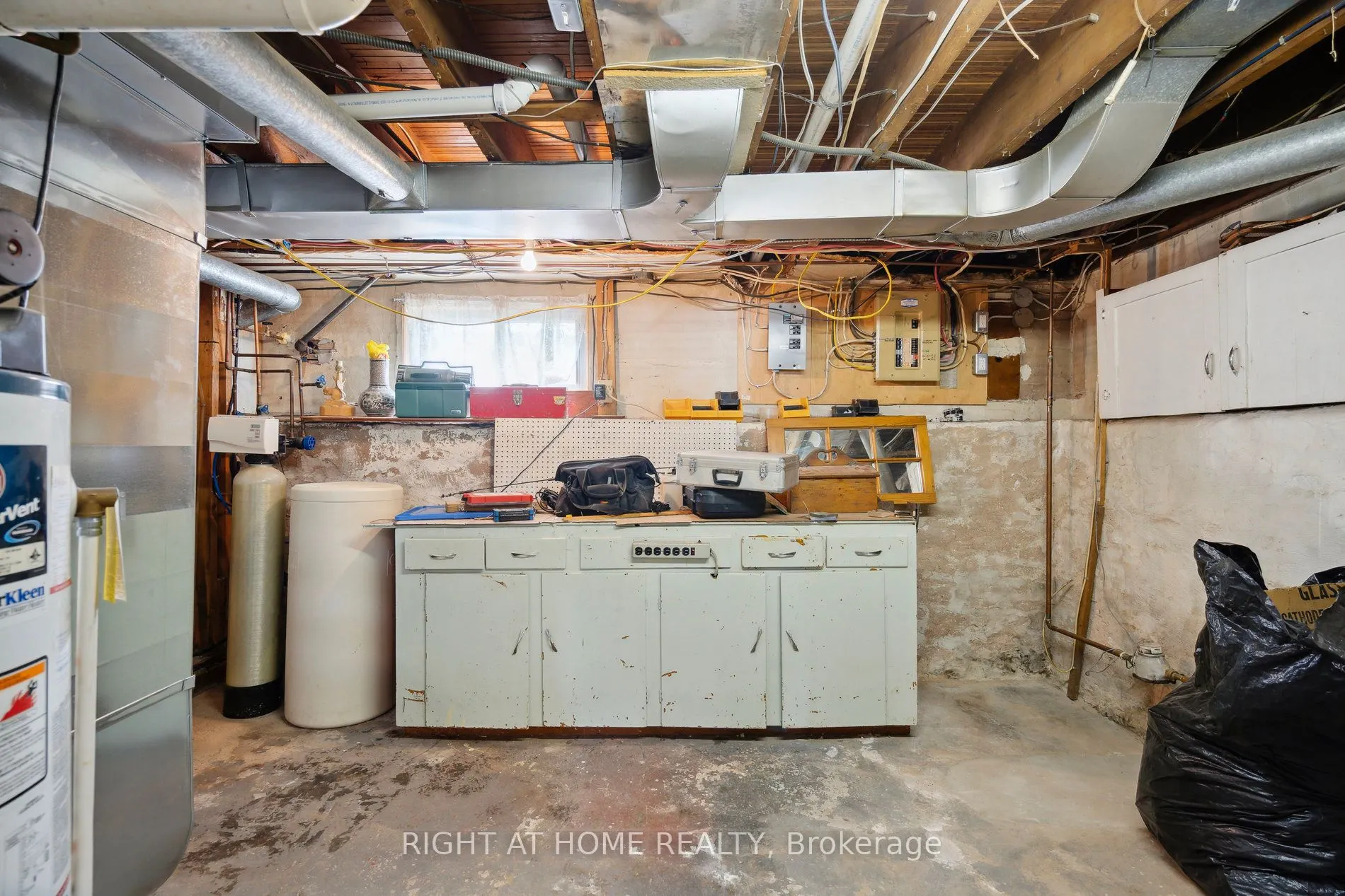 51 Frederick Street S